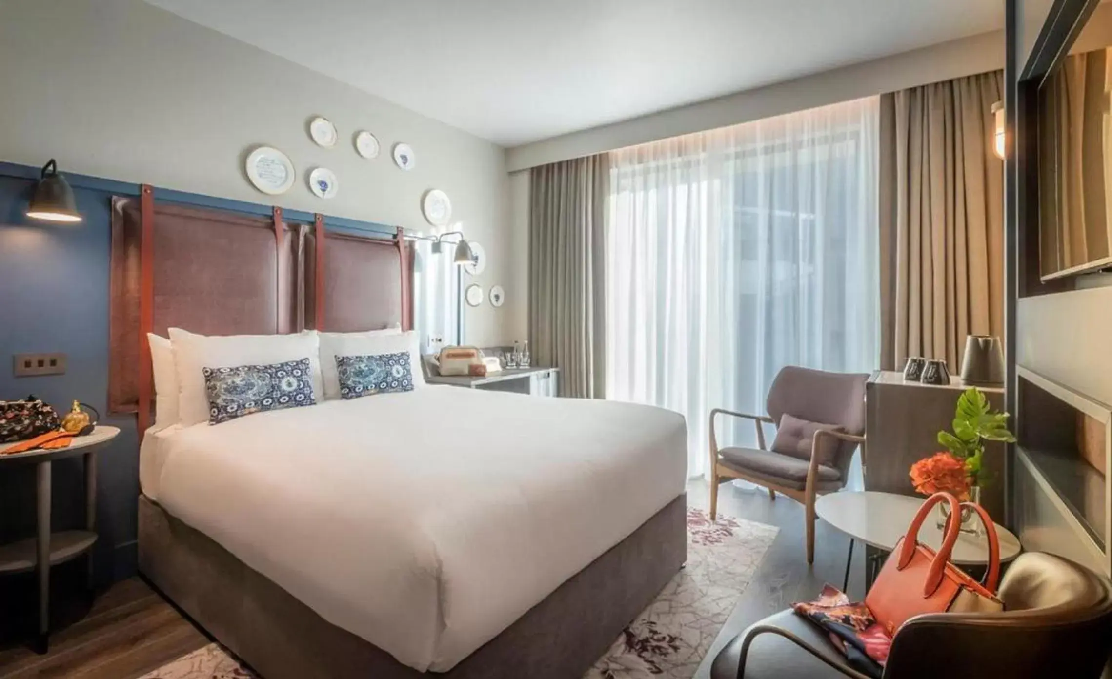 Deluxe Double Room in Clayton Hotel City of London Deluxe Double Room in Clayton Hotel City of London