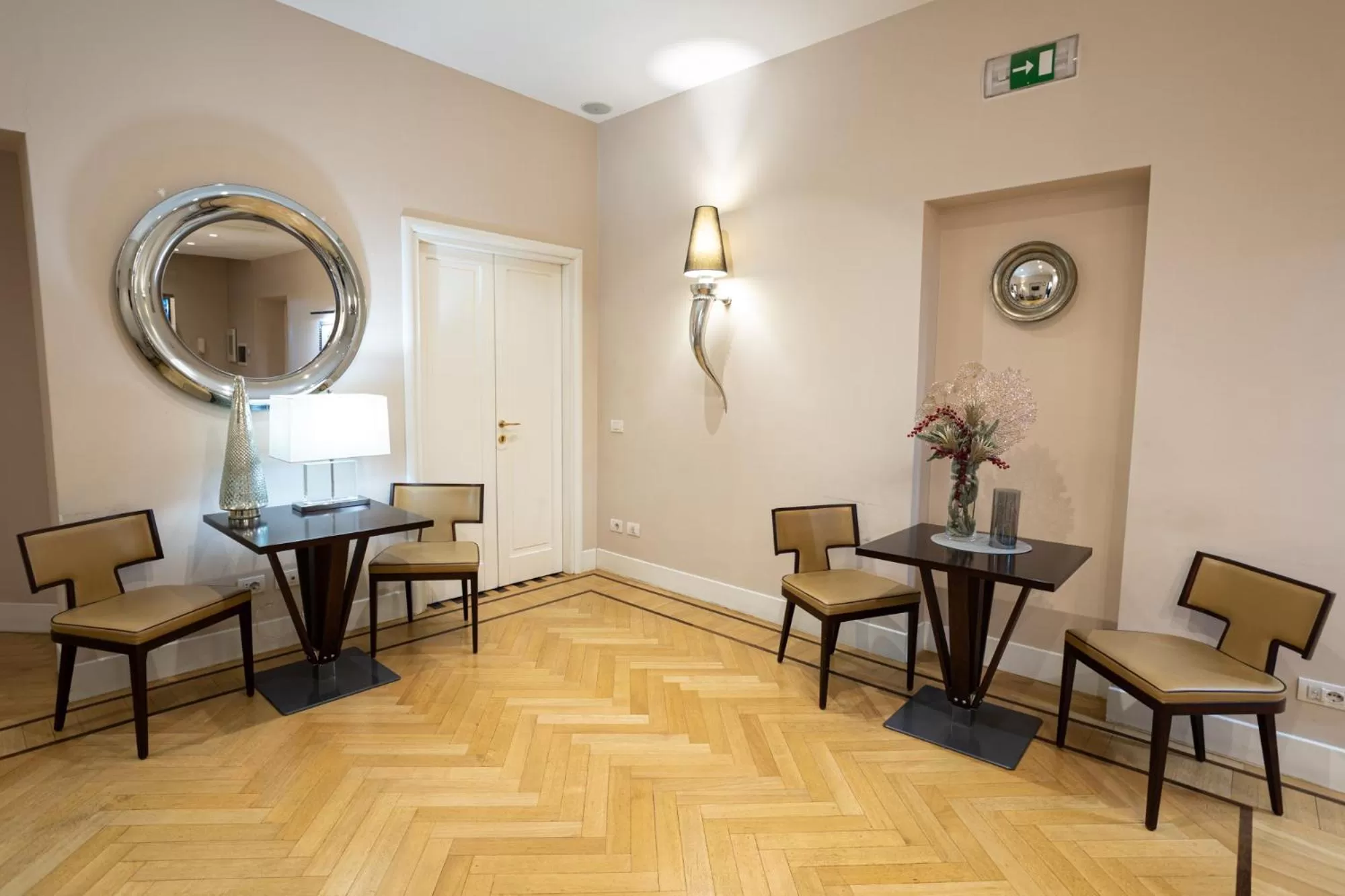 Seating area in Cardilli Luxury Rooms