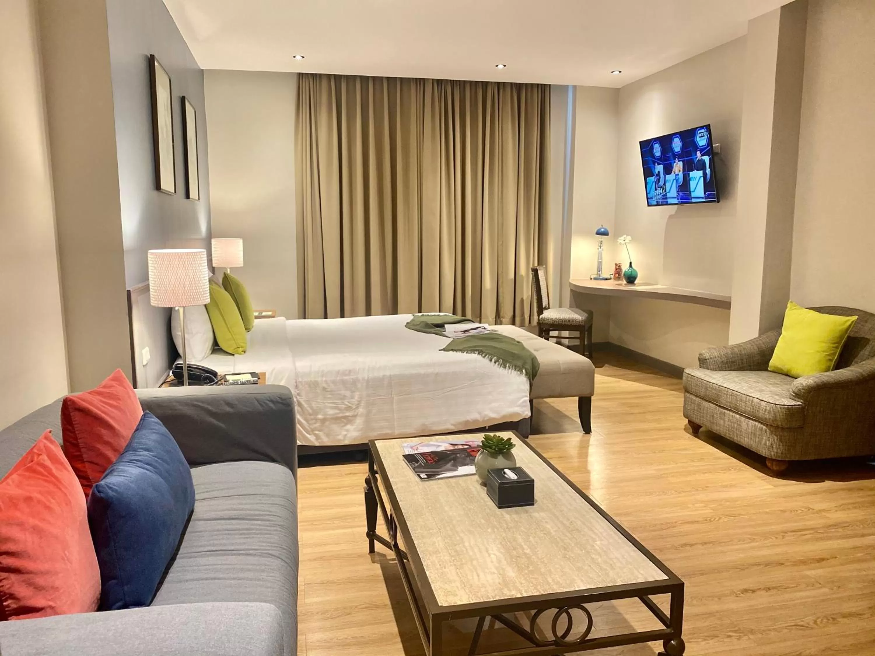 Photo of the whole room in Asoke Residence Sukhumvit by UHG