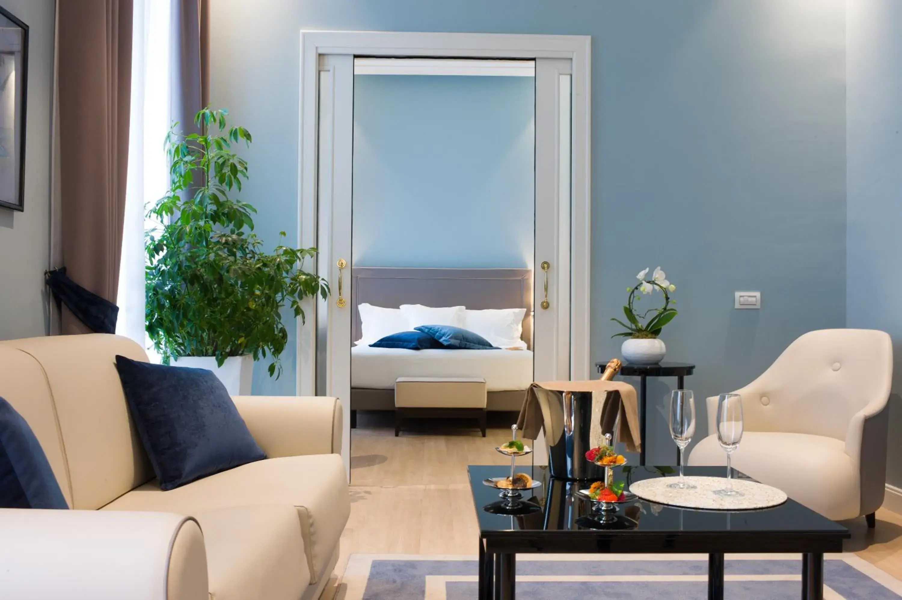 Suite in Turin Palace Hotel Suite in Turin Palace Hotel