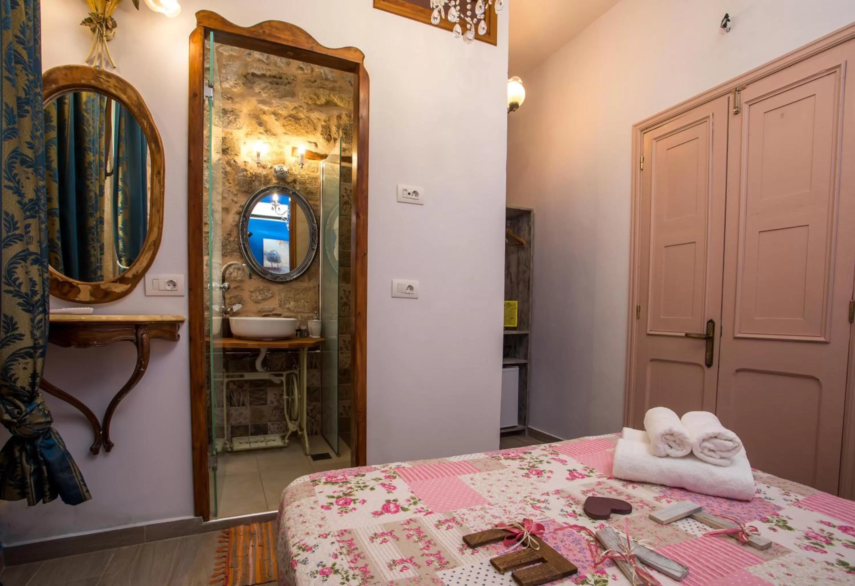 Bedroom, Bed in Attiki Hotel