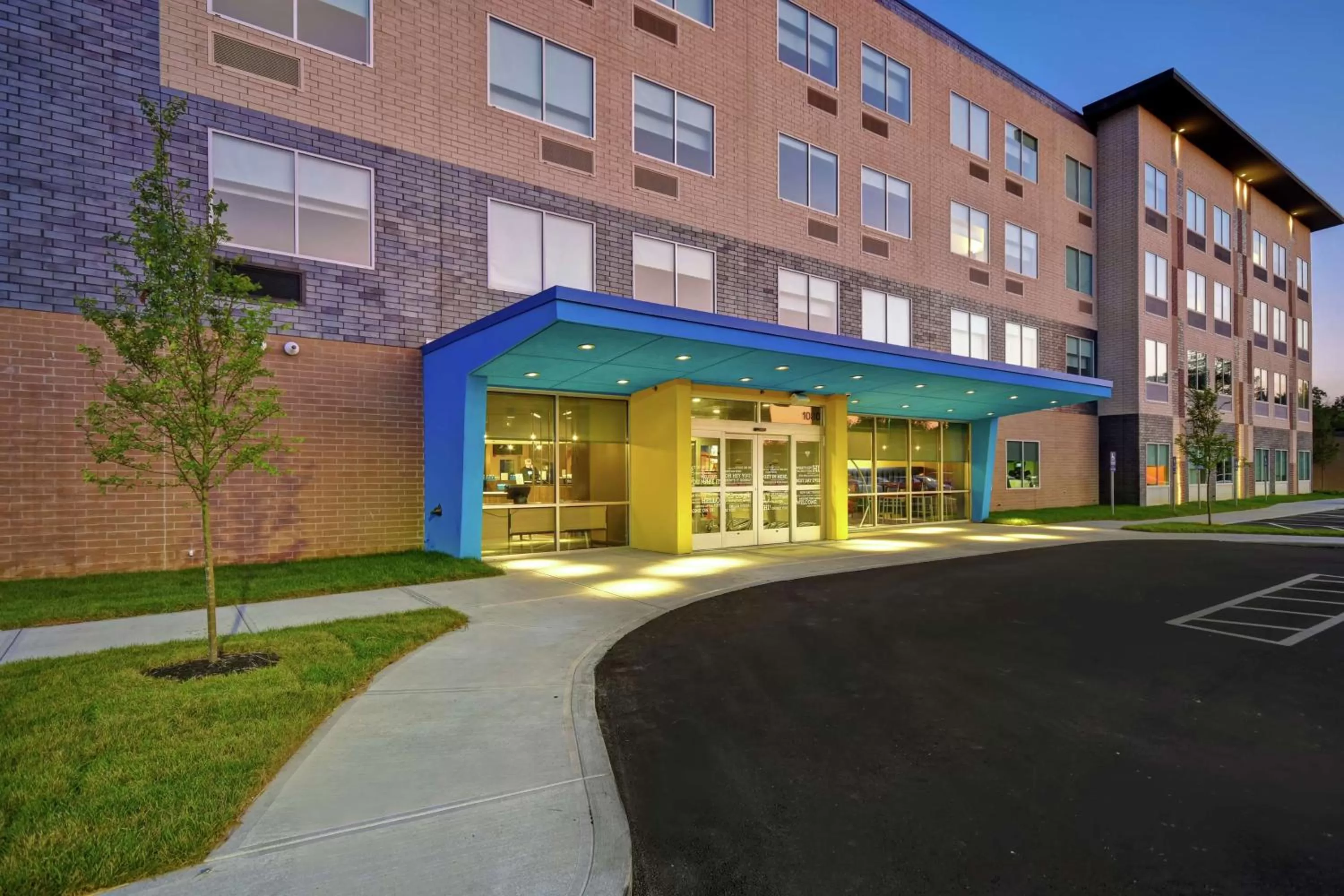 Property building in Tru By Hilton Cincinnati Airport South Florence