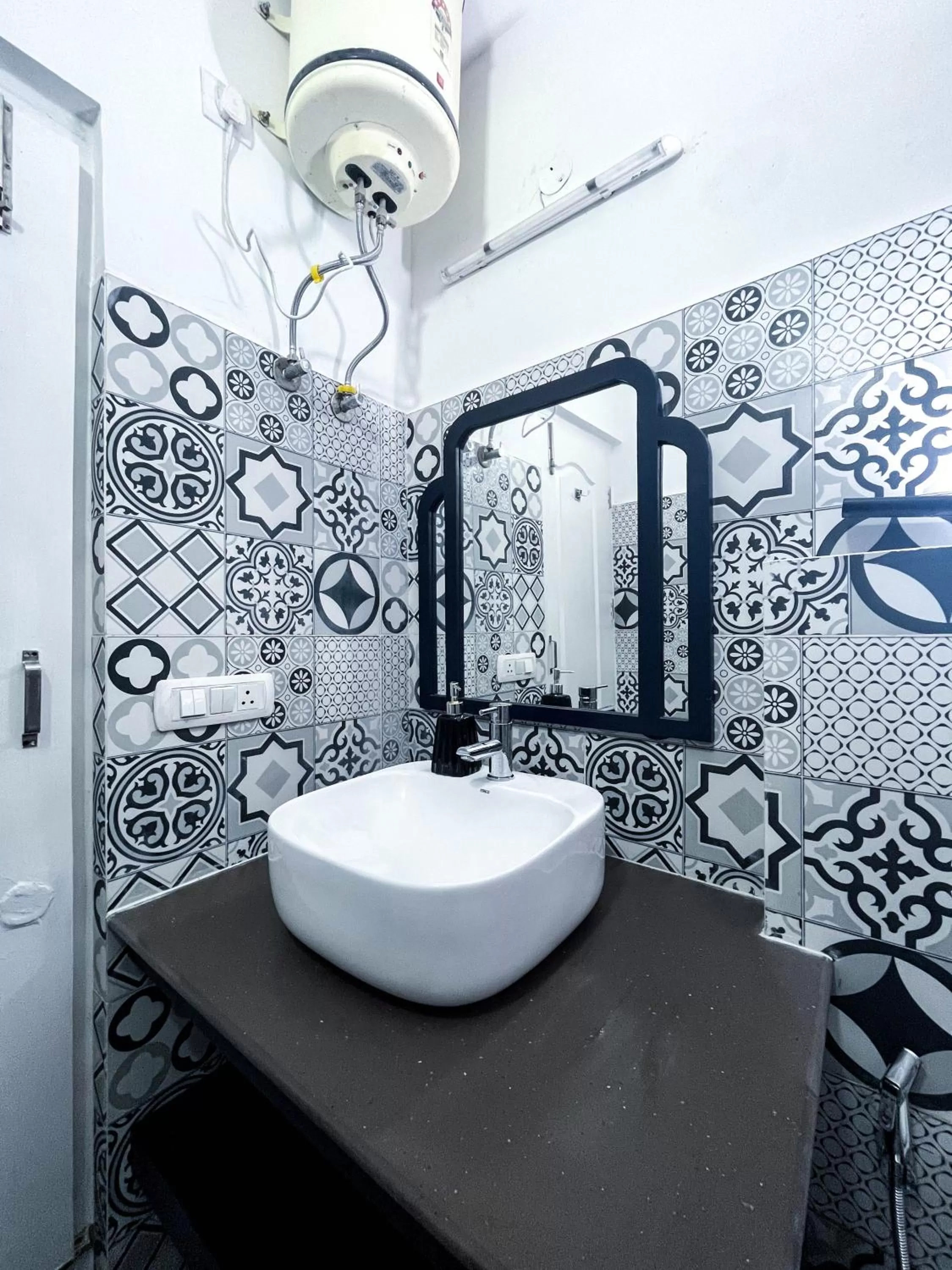 Shower in Seclude Kasauli, Himachal Pradesh