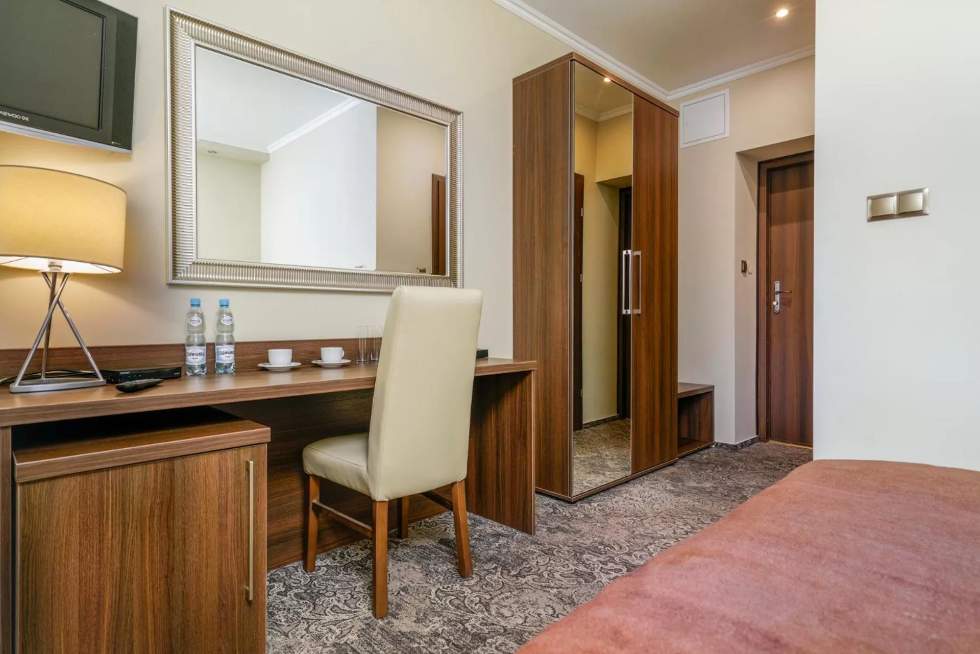 TV and multimedia, Bed in Hotel Promien