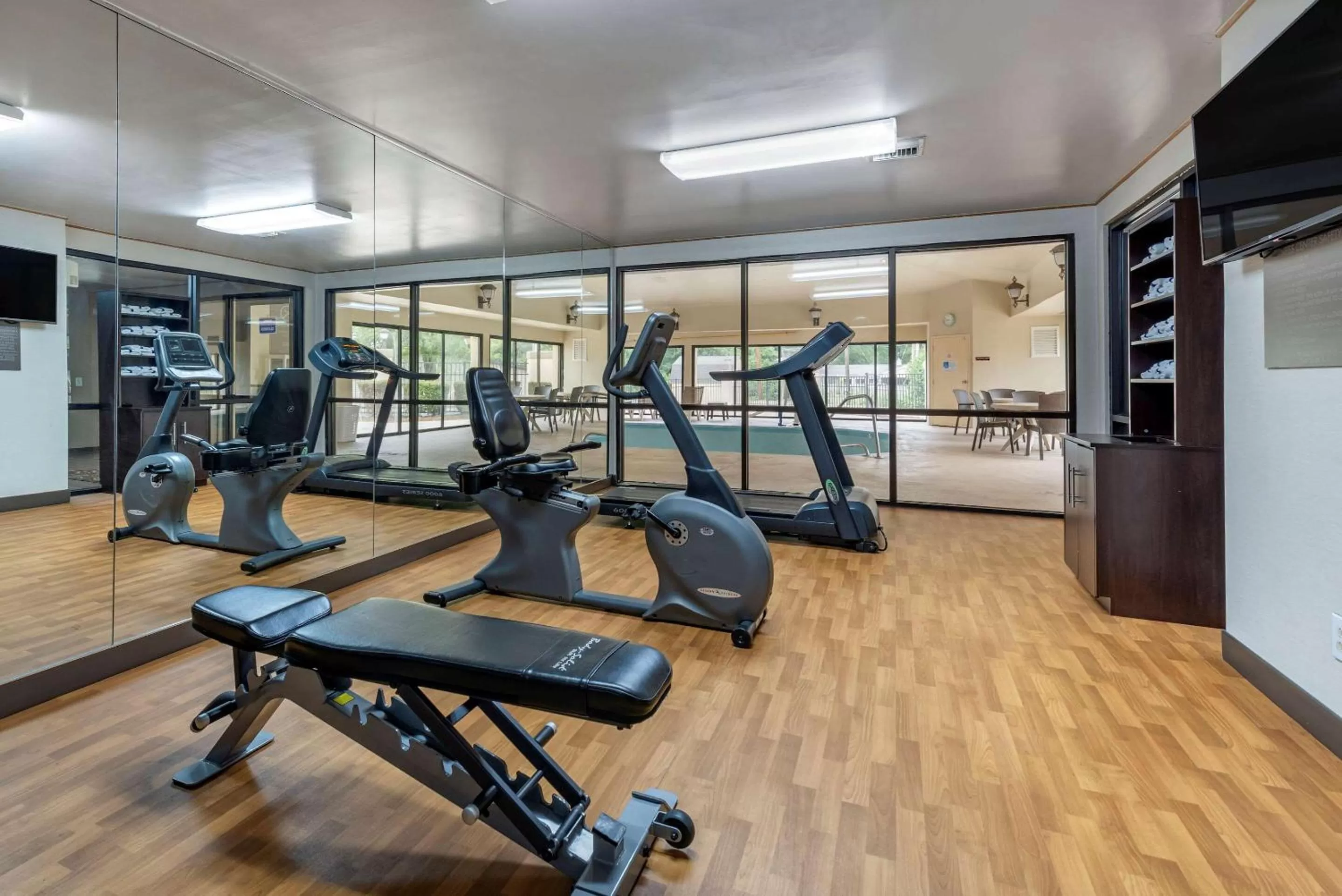 Fitness centre/facilities in Comfort Suites Marion North