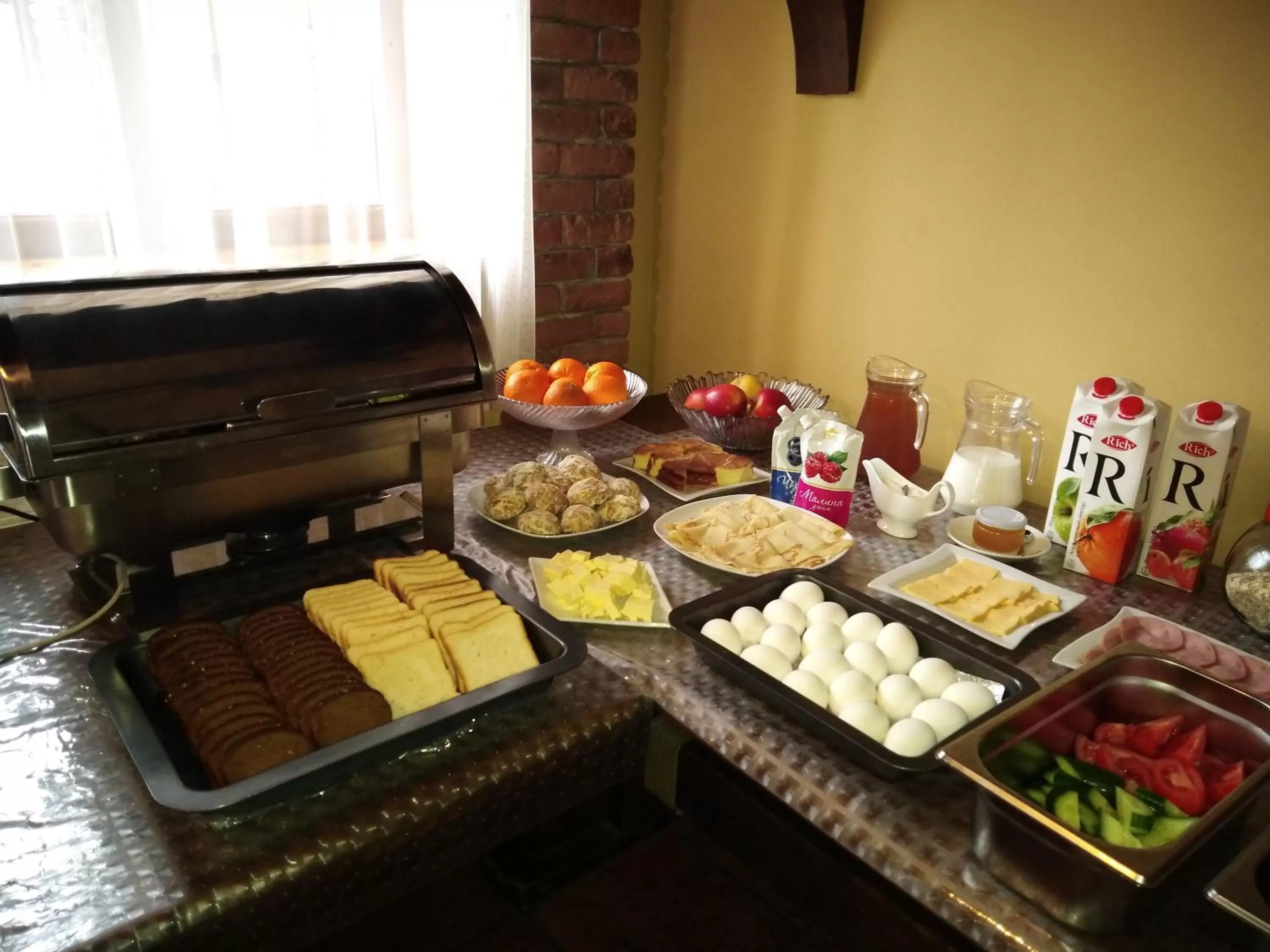 Buffet breakfast in Stara Vezha Hotel