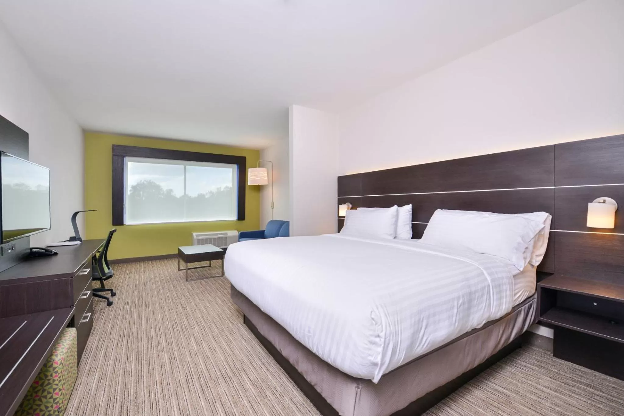 Photo of the whole room, Bed in Holiday Inn Express Donaldsonville by IHG