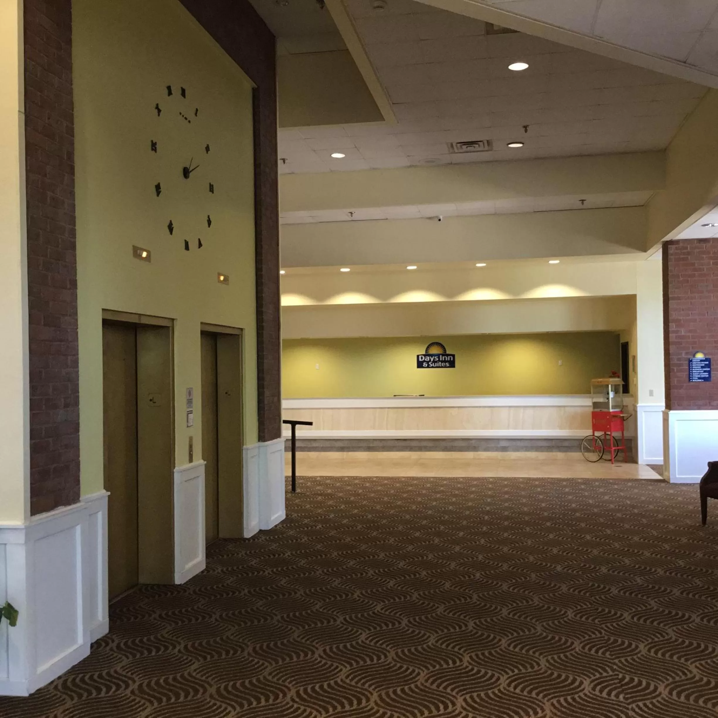 Days Inn & Suites by Wyndham Tallahassee Conf Center I-10