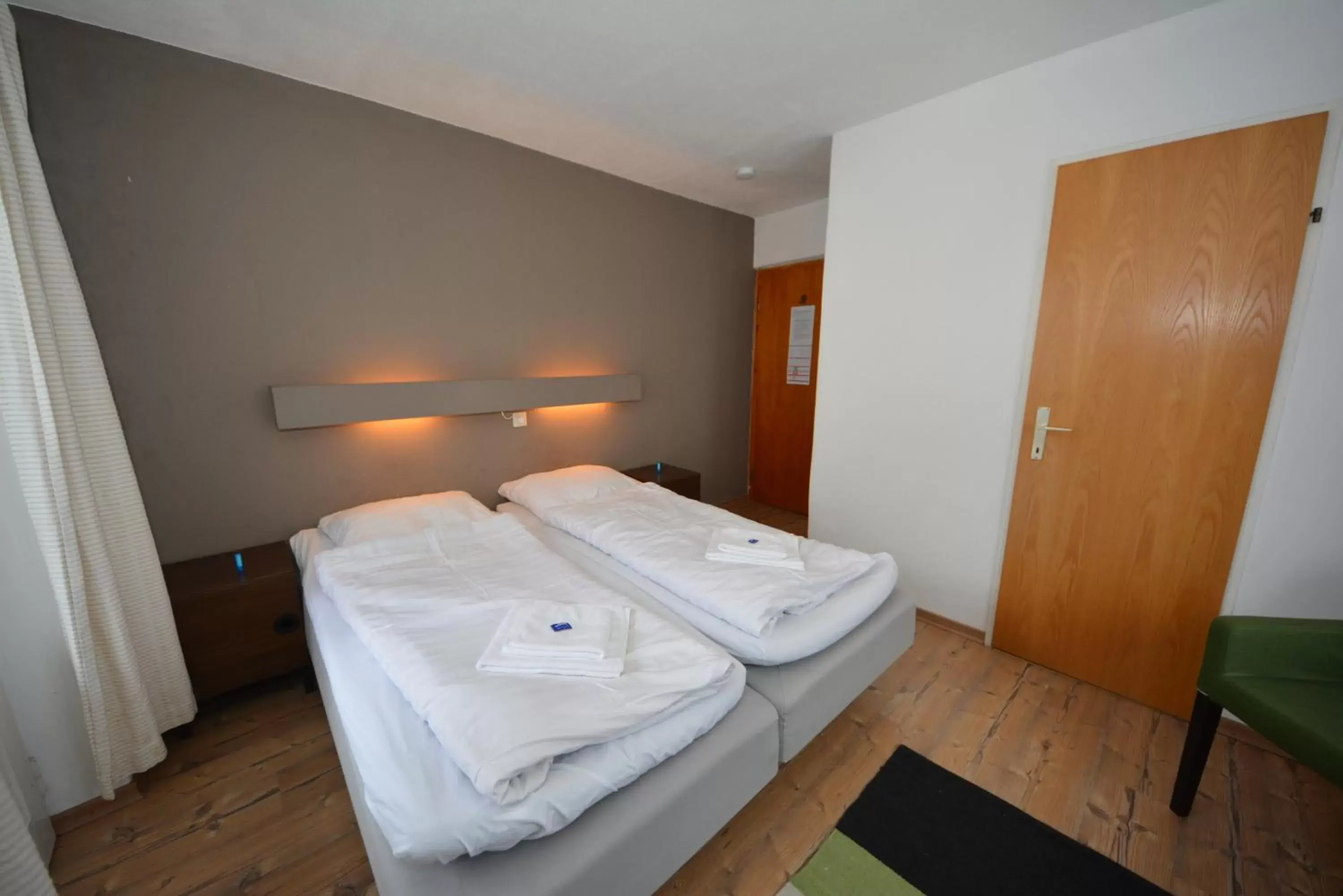 Double Room with Private Bathroom in Haus Irmgard by Châtel Reizen Double Room with Private Bathroom in Haus Irmgard by Châtel Reizen