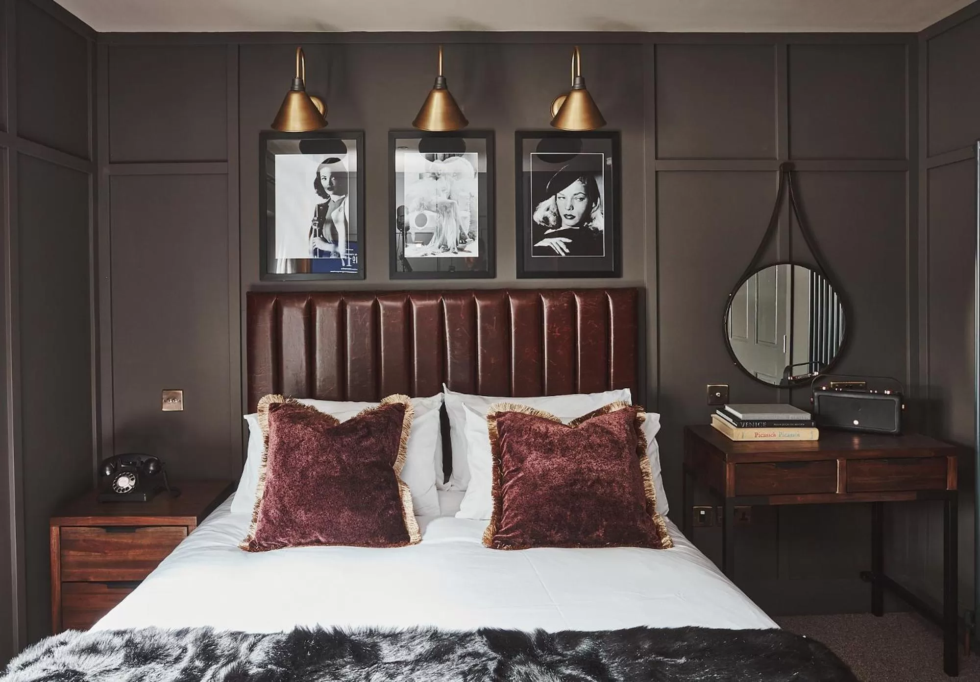 Bedroom, Bed in No17 The Promenade