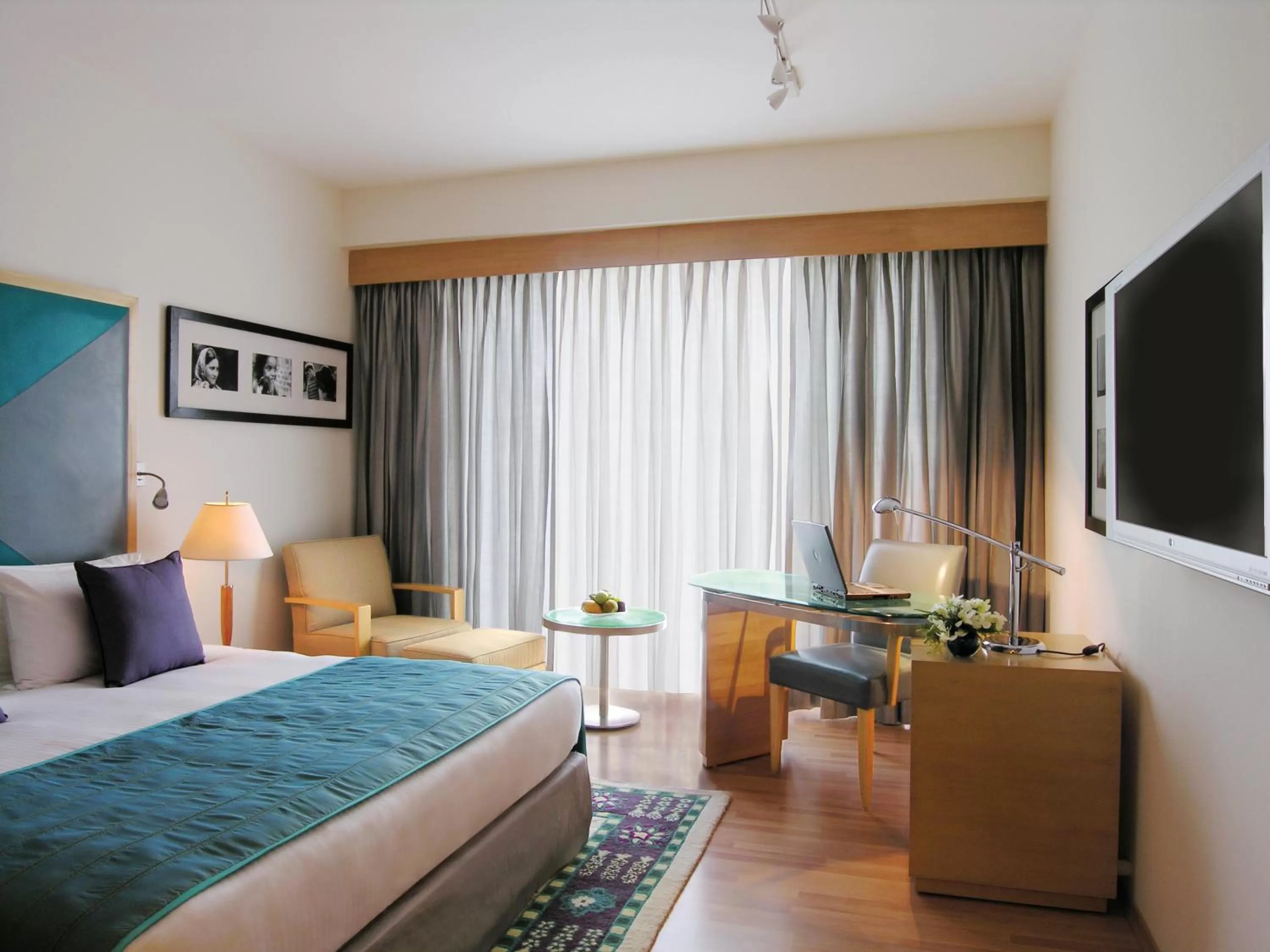 Deluxe Room Garden View Queen Bed - single occupancy in Taj Chandigarh