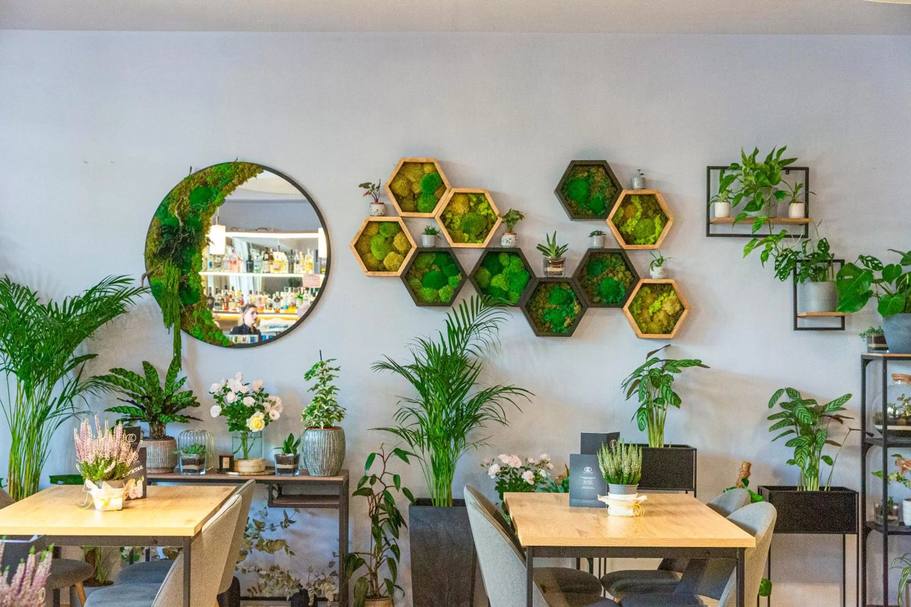 Restaurant/places to eat in Hotel Cesarskie Ogrody