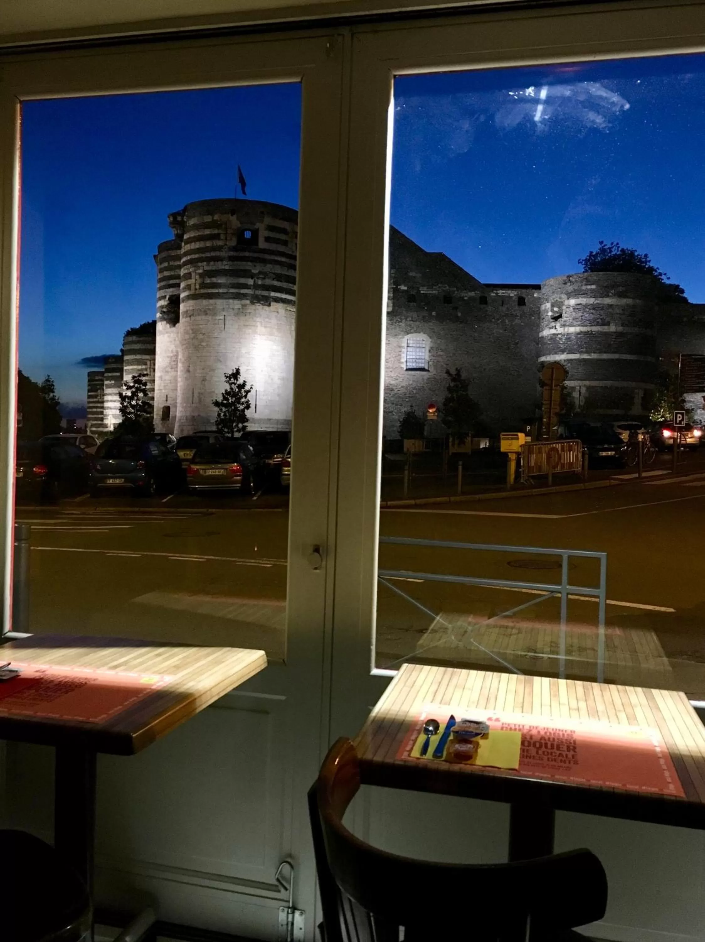 Property building in Logis Hôtels- Hôtel Marguerite d'Anjou Angers château