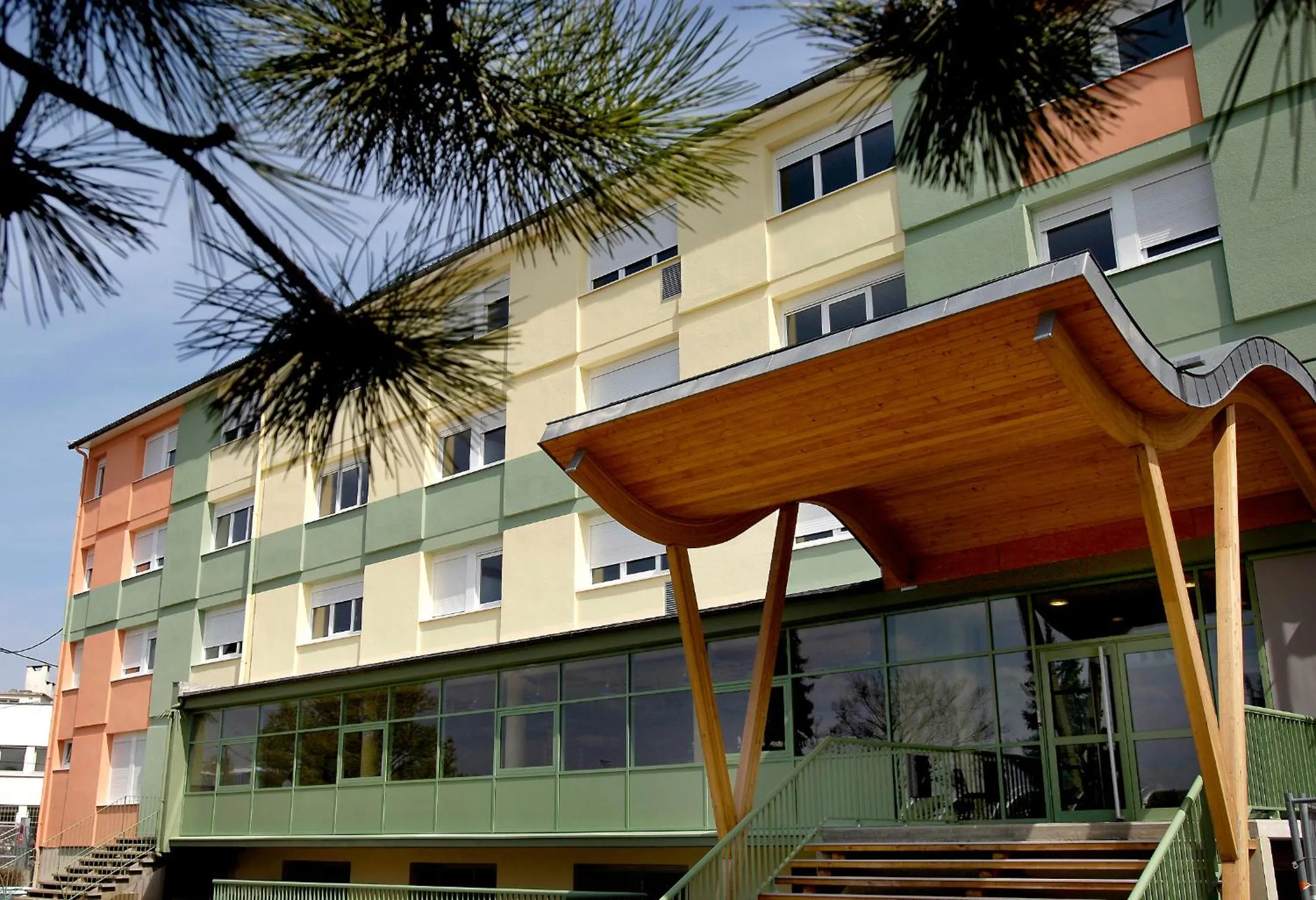 Property building in ETHIC ETAPES DIJON Accueil 24h24 et parking gratuit