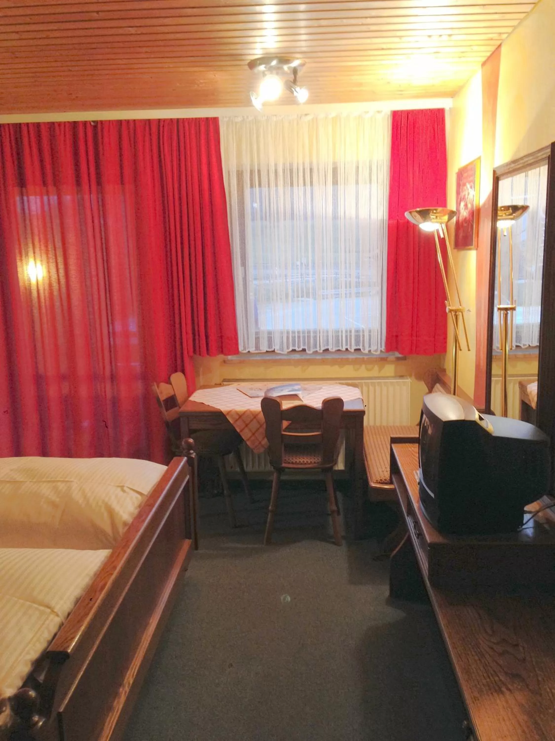 Bedroom in Beim Haxenwirt