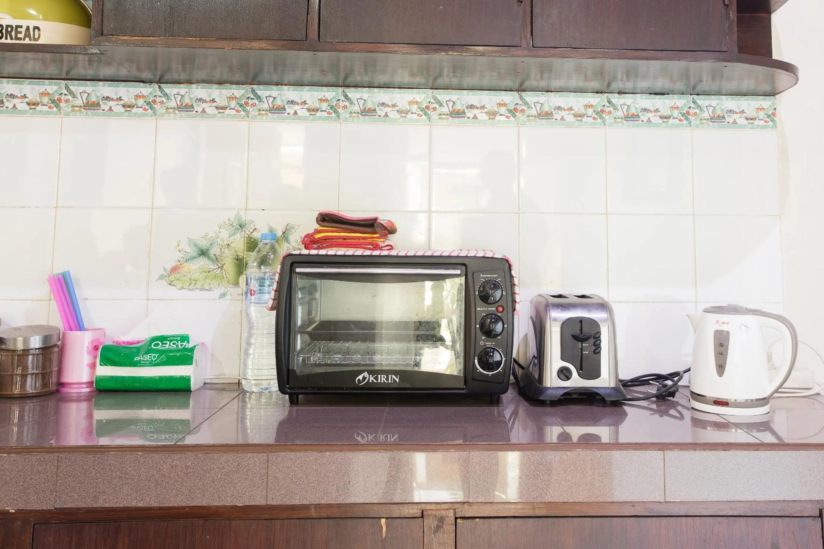 Coffee/tea facilities in Blanjong Homestay by ecommerceloka