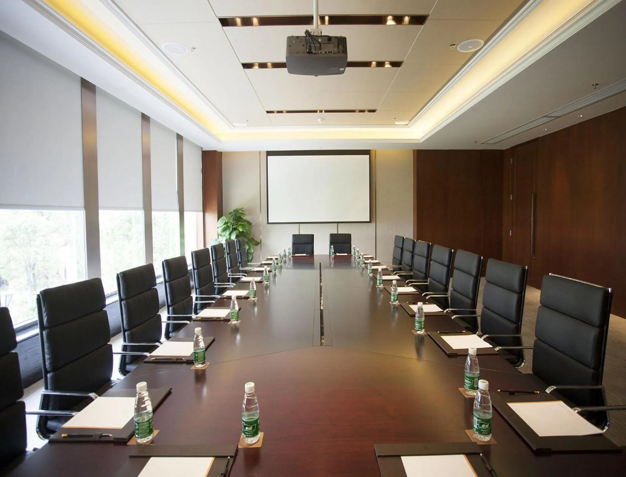 Meeting/conference room in Parklane Hotel Changan