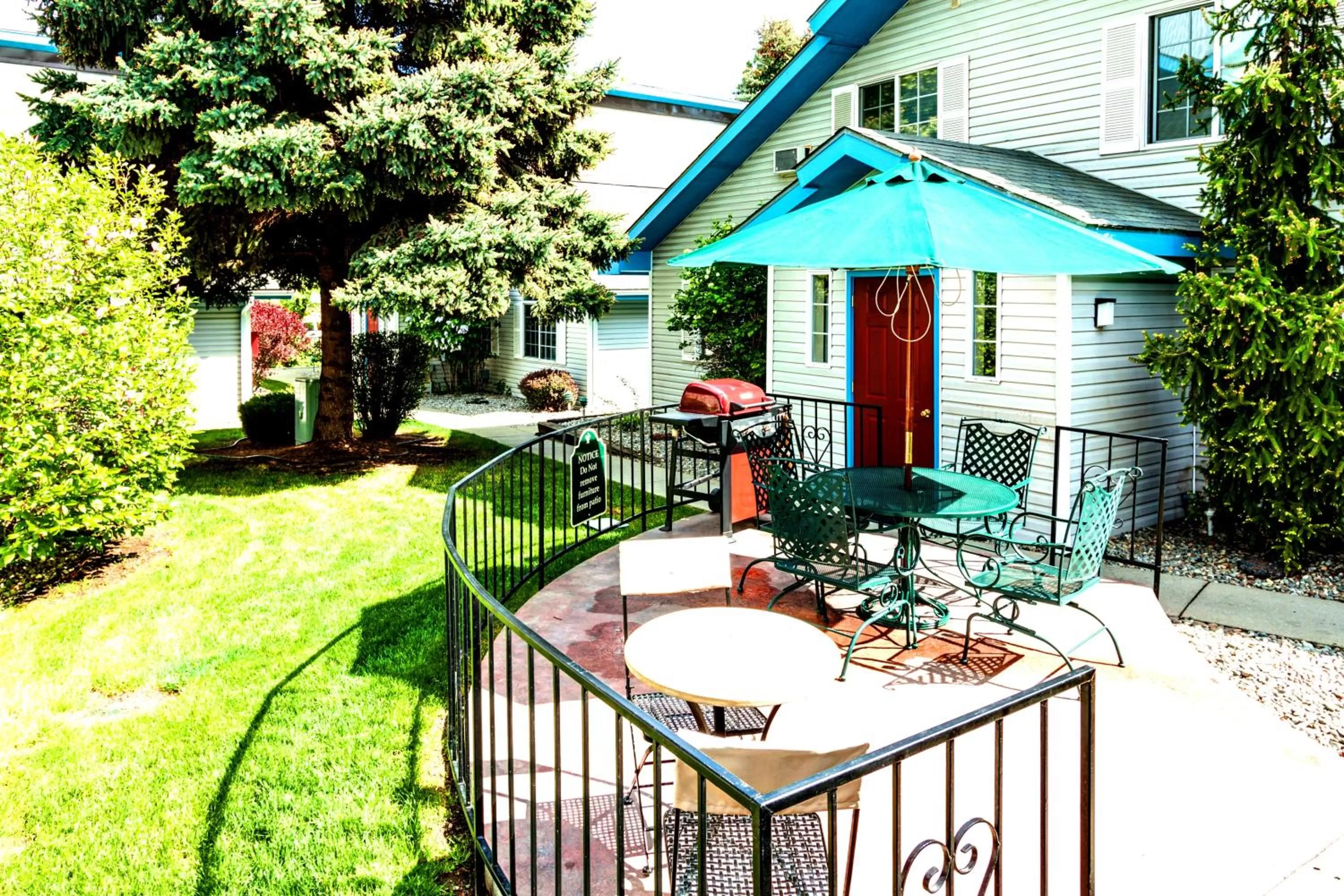 Patio in Turning Leaf Townhome Suites