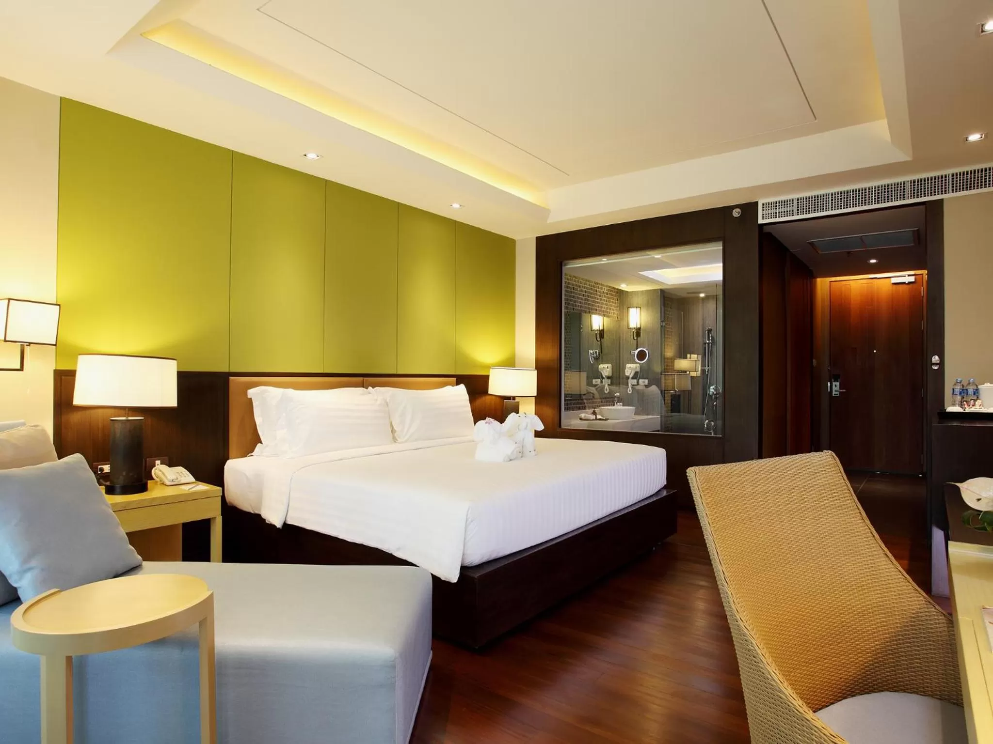 Bed in Graceland Khaolak Beachfront Resort