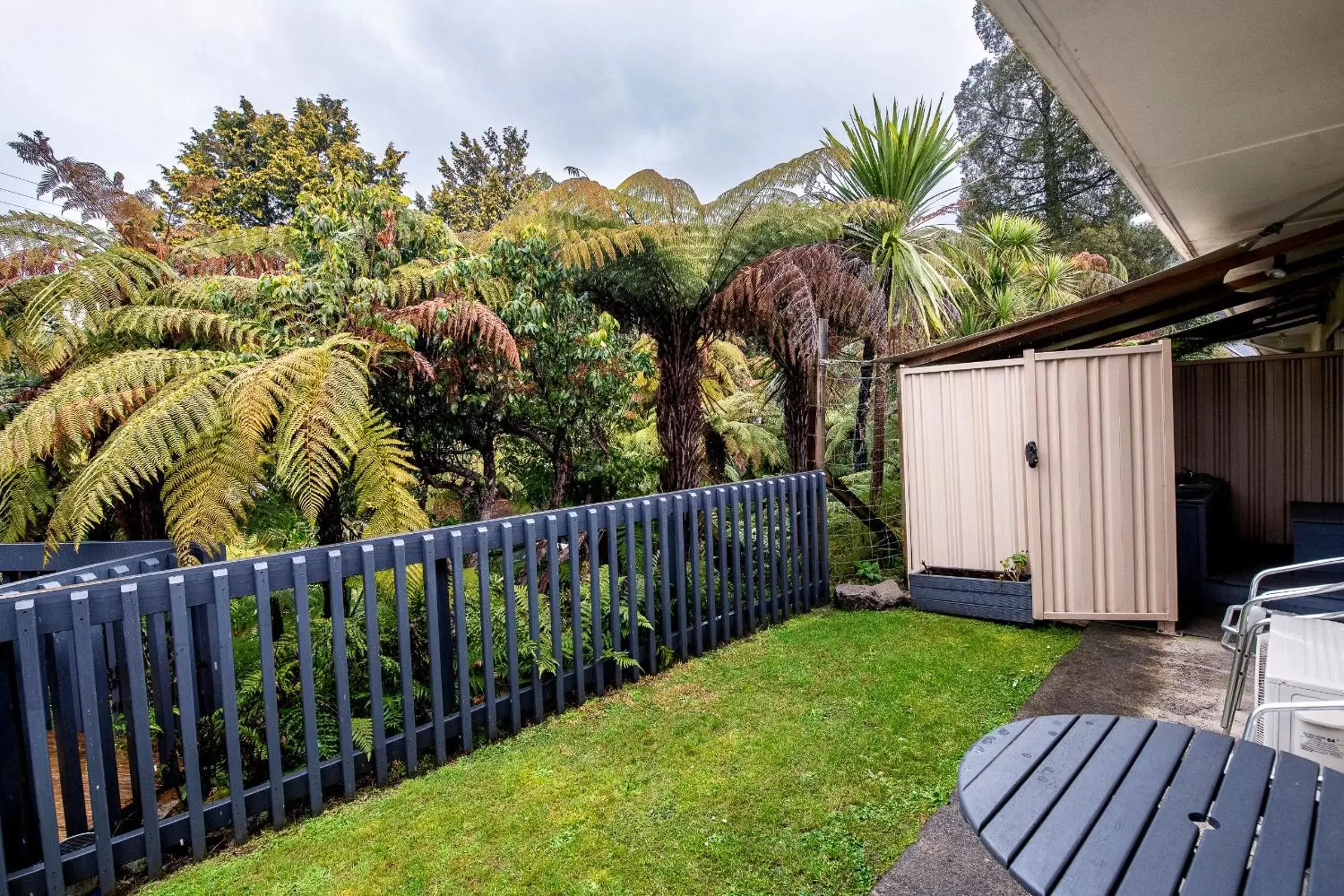 Two Bedroom Apartment with Outdoor Hot Tub in Best Western Braeside Rotorua Two Bedroom Apartment with Outdoor Hot Tub in Best Western Braeside Rotorua