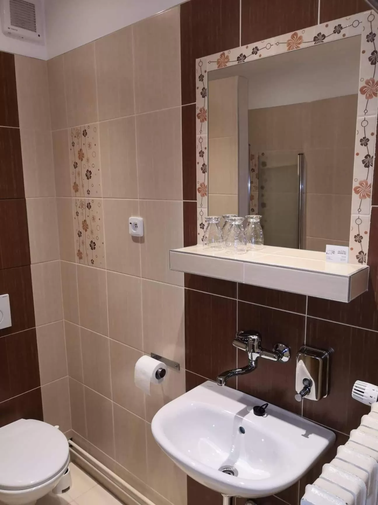 Bathroom in Hotel Alfa