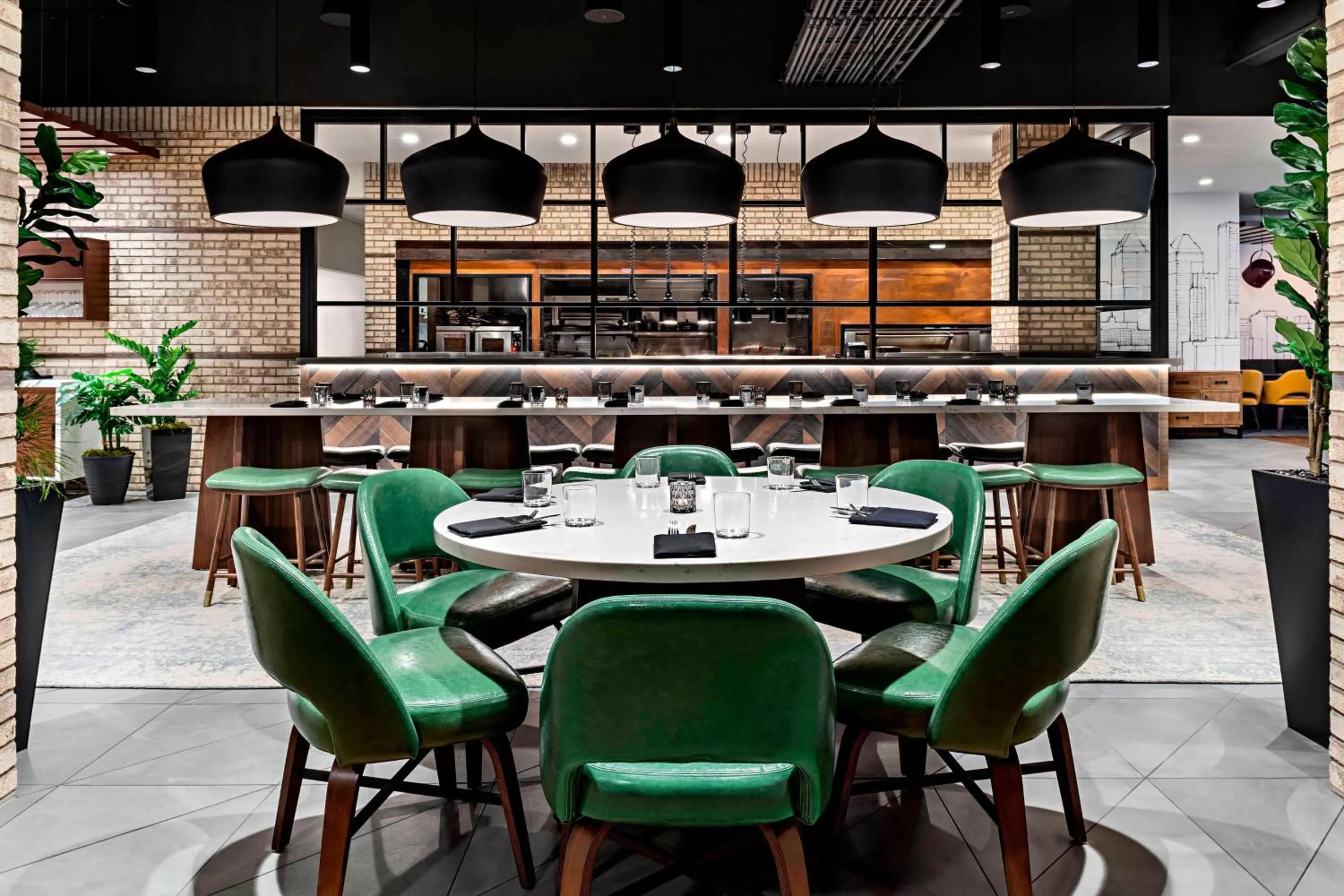 Kitchen or kitchenette in Sheraton Suites Calgary Eau Claire