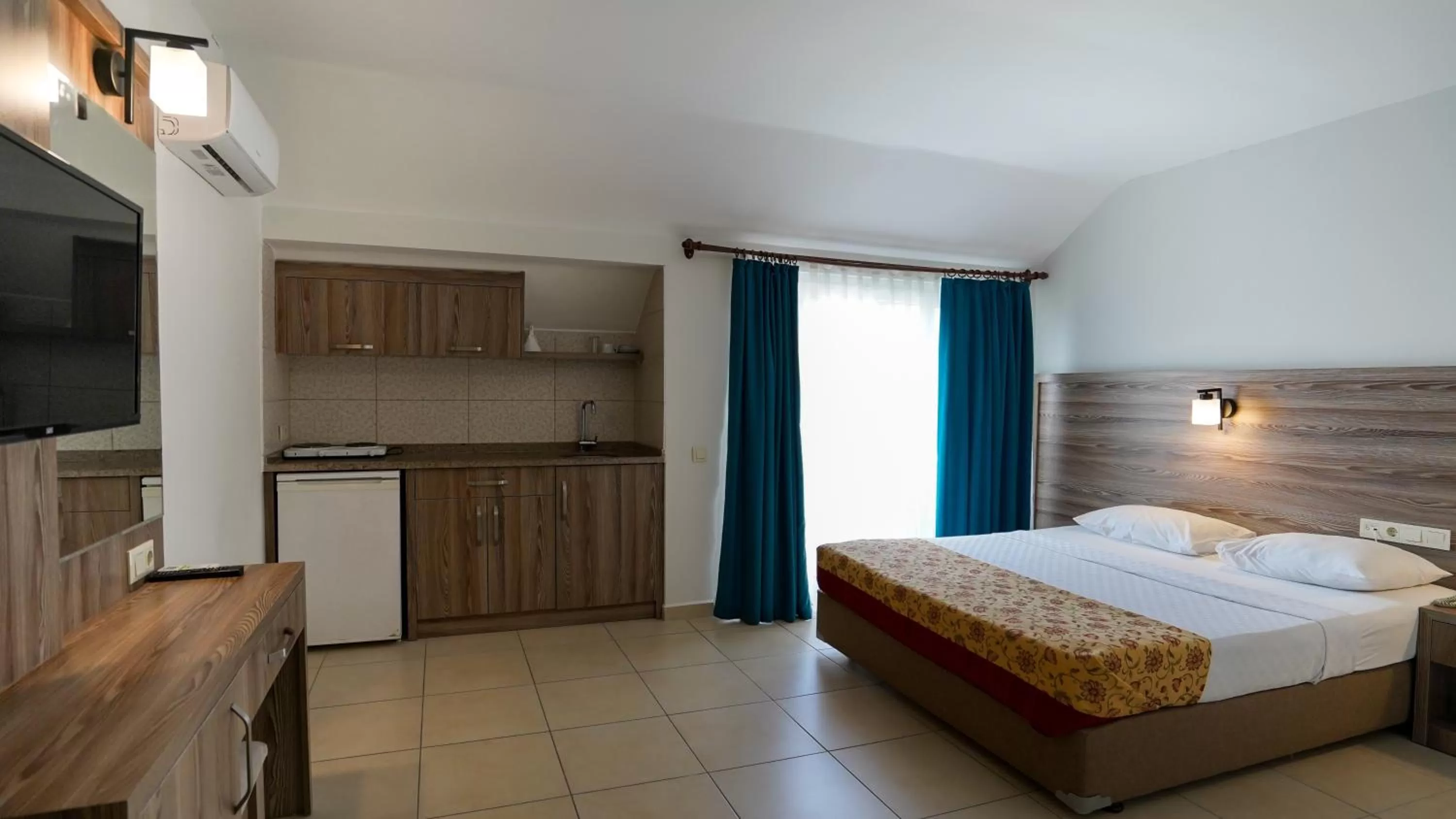 TV and multimedia in Cleopatra Ada Apart