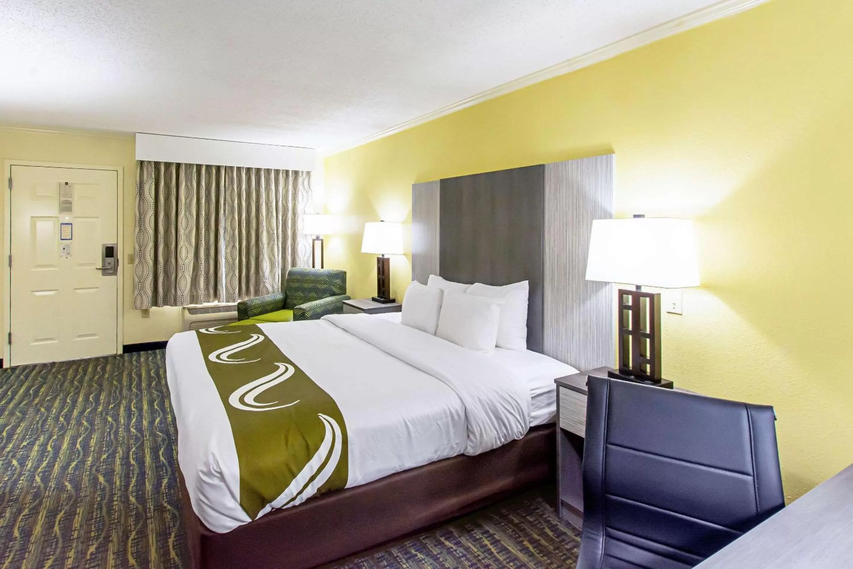 King Room with Whirlpool - Smoking in Quality Inn & Suites Florence Civic Center
