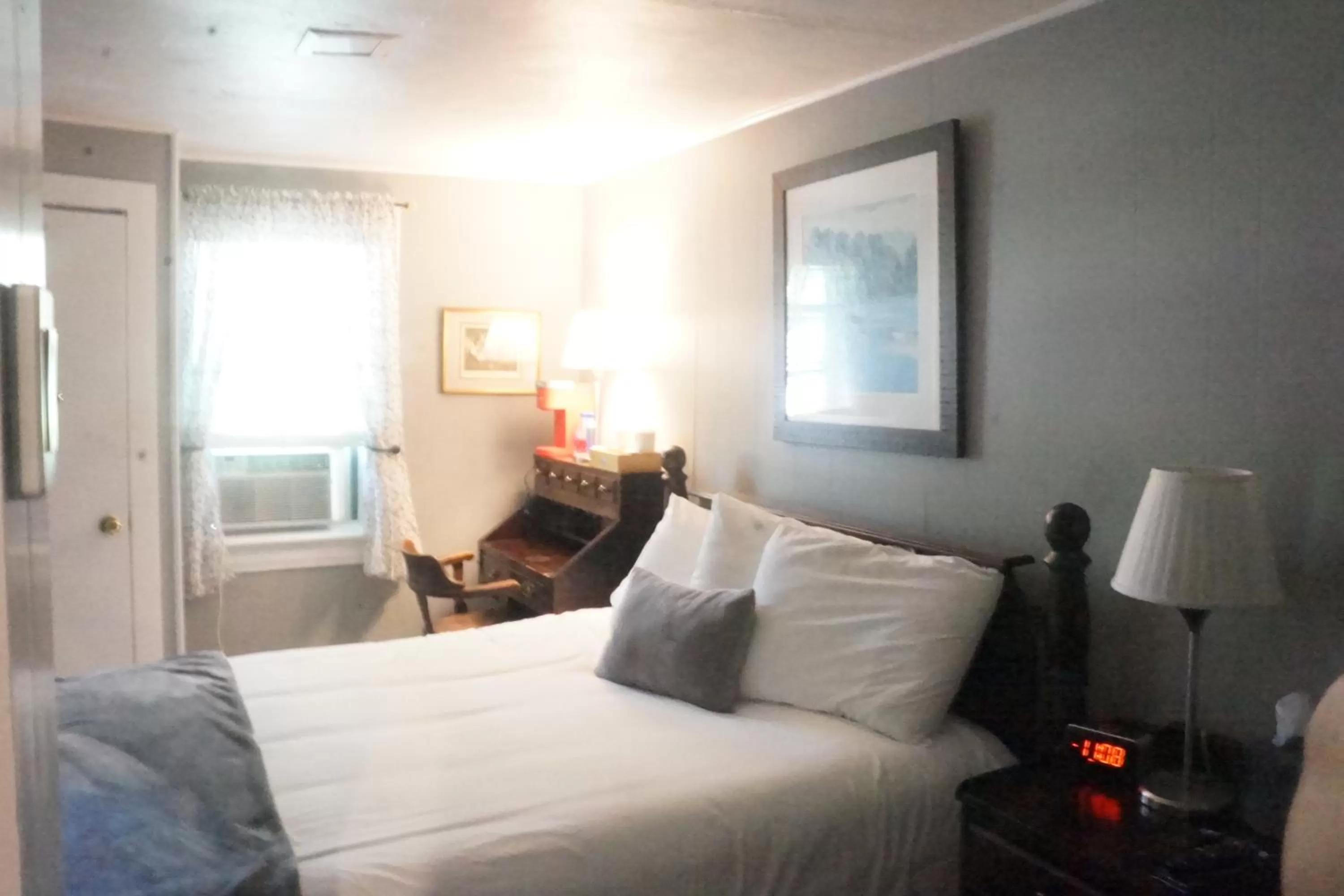 Bed in The Frogtown Inn