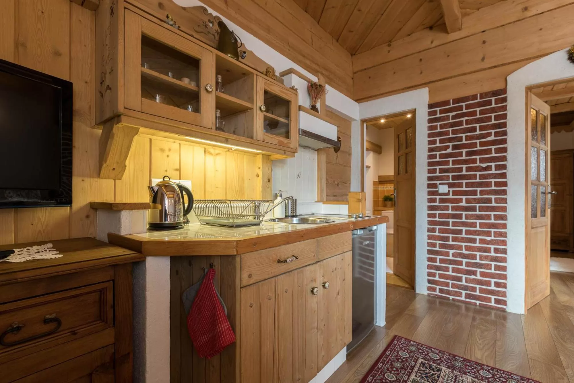Kitchen or kitchenette, Kitchen/Kitchenette in Bambi Cottage
