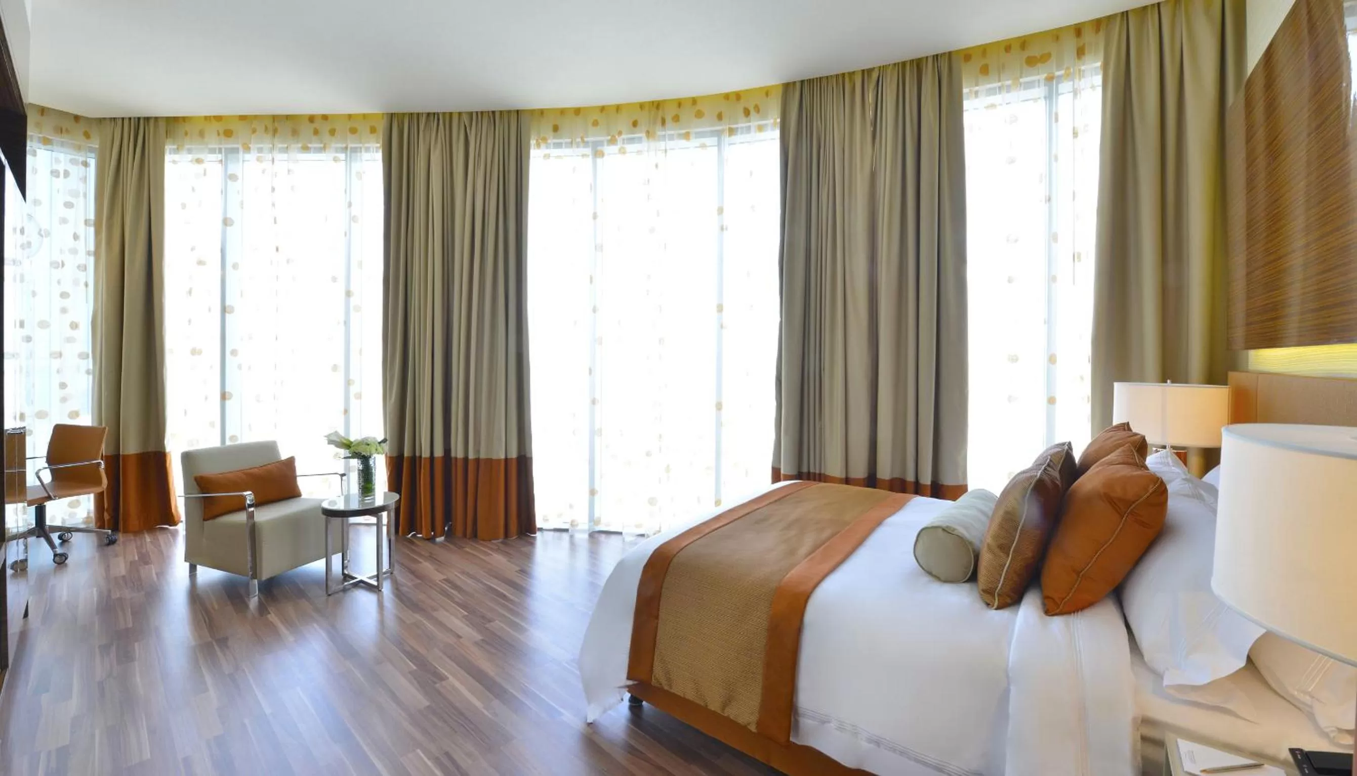 Bedroom, Bed in Fraser Suites Diplomatic Area Bahrain