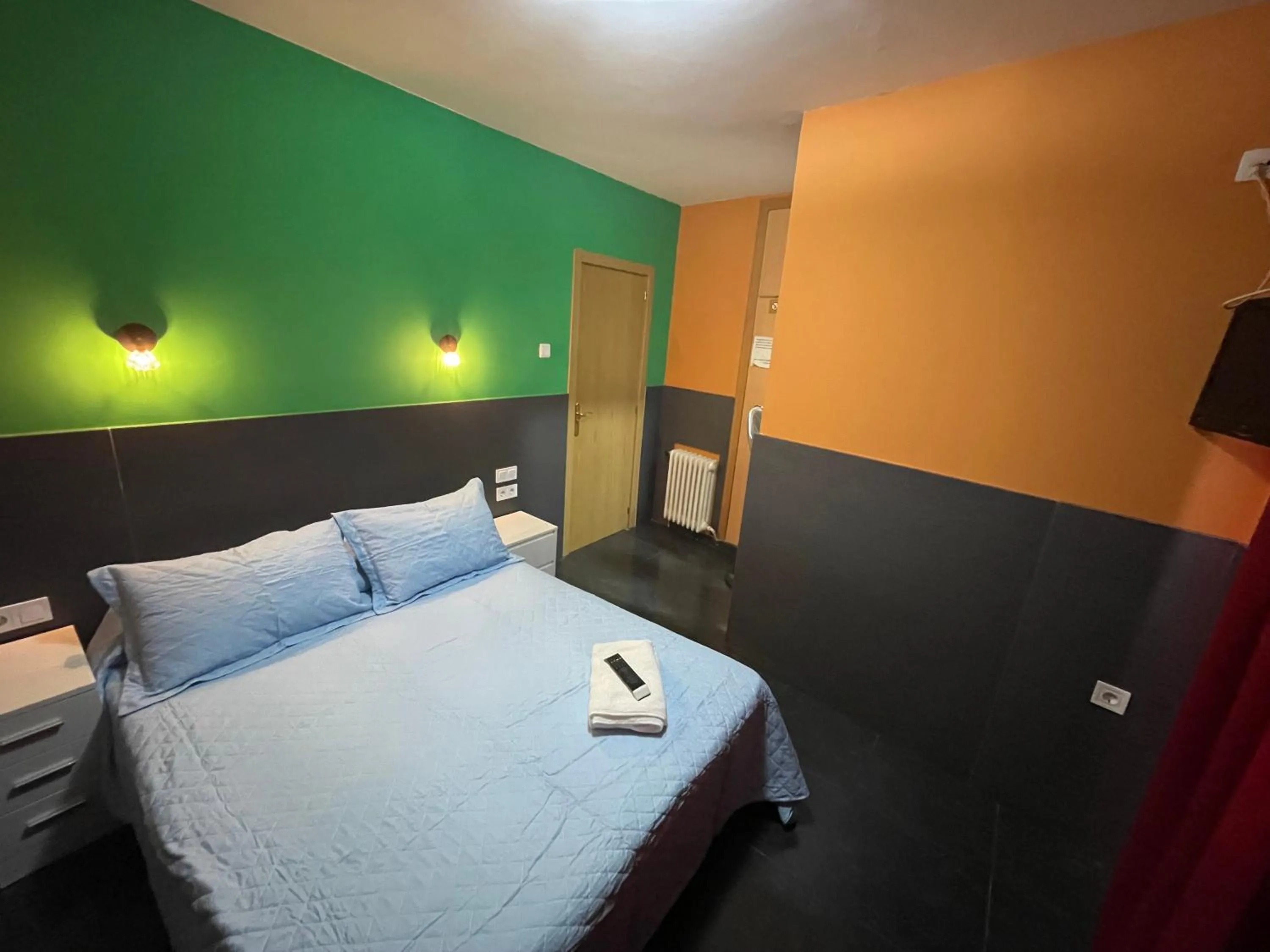 Bed in Hostal Numancia