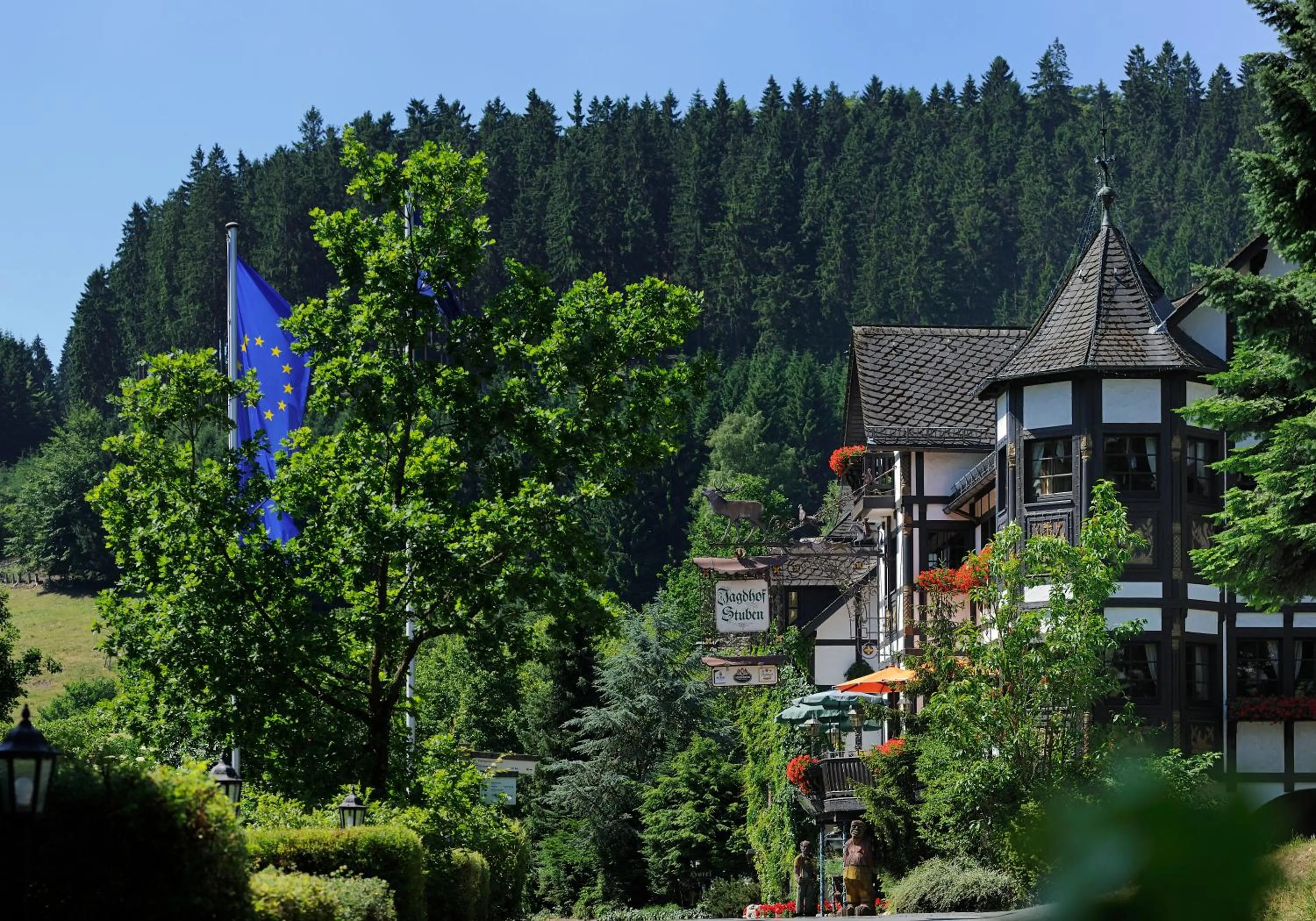 Facade/entrance in Relais & Châteaux Jagdhof Glashütte