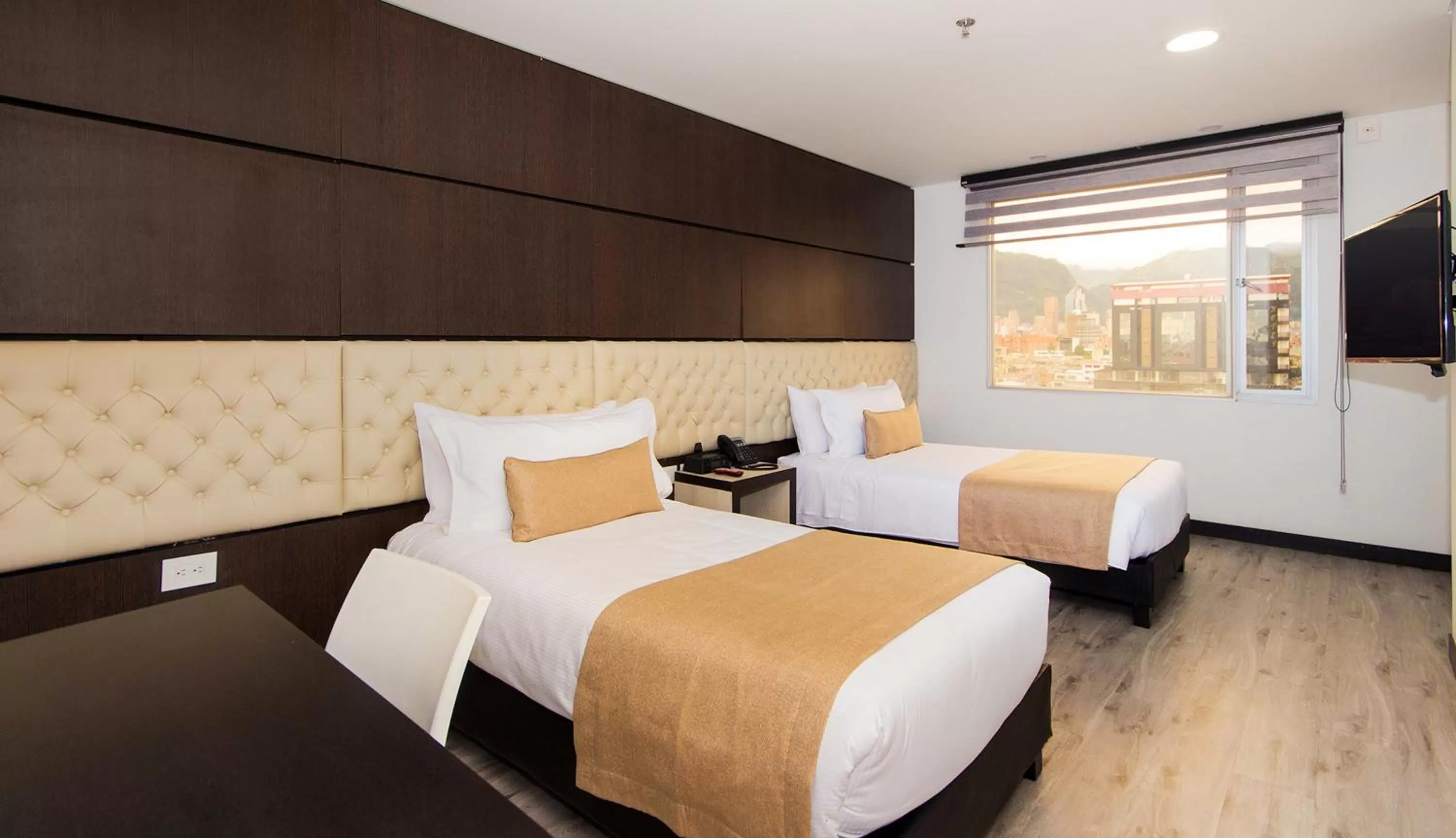 Standard Double or Twin Room in Hotel American Visa Tower