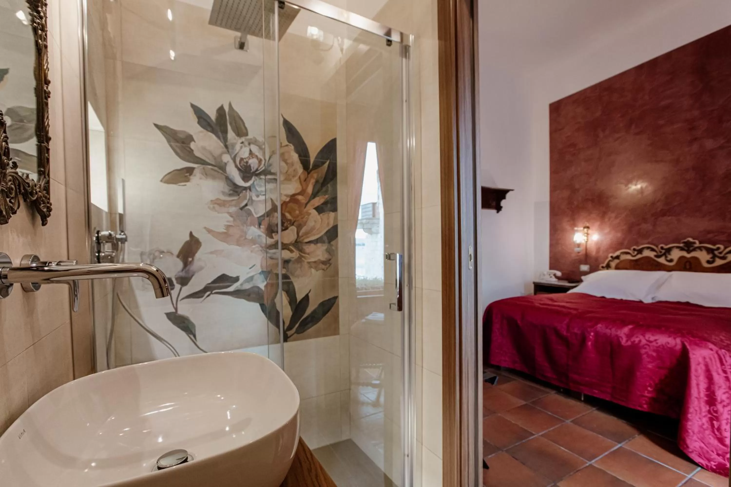 Bathroom, Bed in Palazzo Giunta - Porta Marina Ortigia
