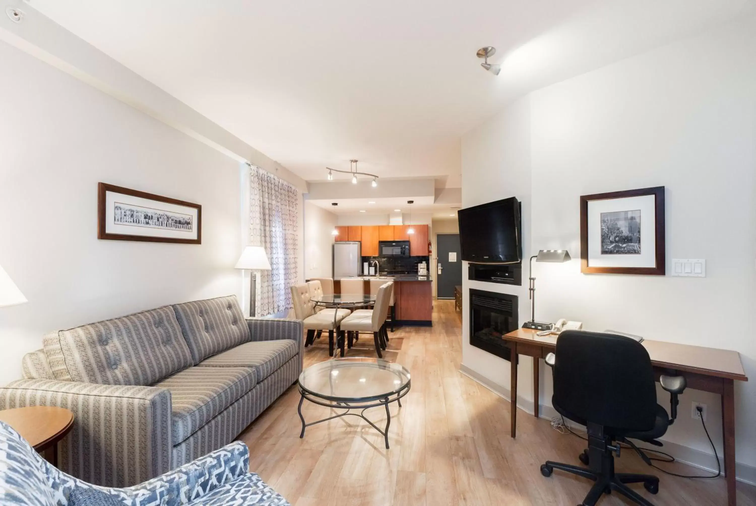 Two-Bedroom Suite in Ocean Promenade Hotel Two-Bedroom Suite in Ocean Promenade Hotel