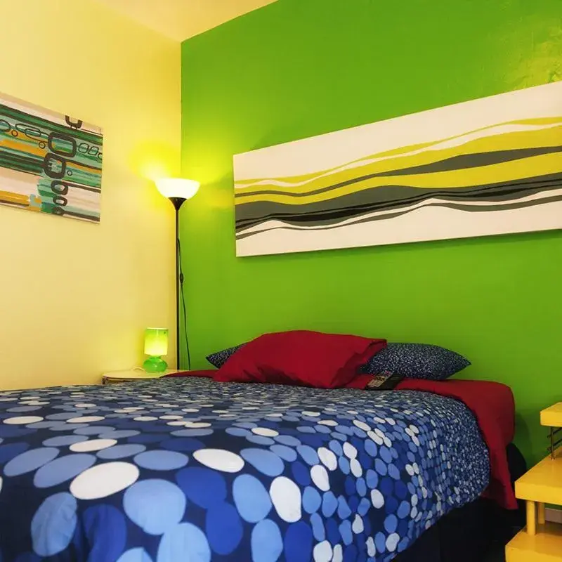 Double Room in Banana Bungalow West Hollywood Hotel & Hostel Double Room in Banana Bungalow West Hollywood Hotel & Hostel