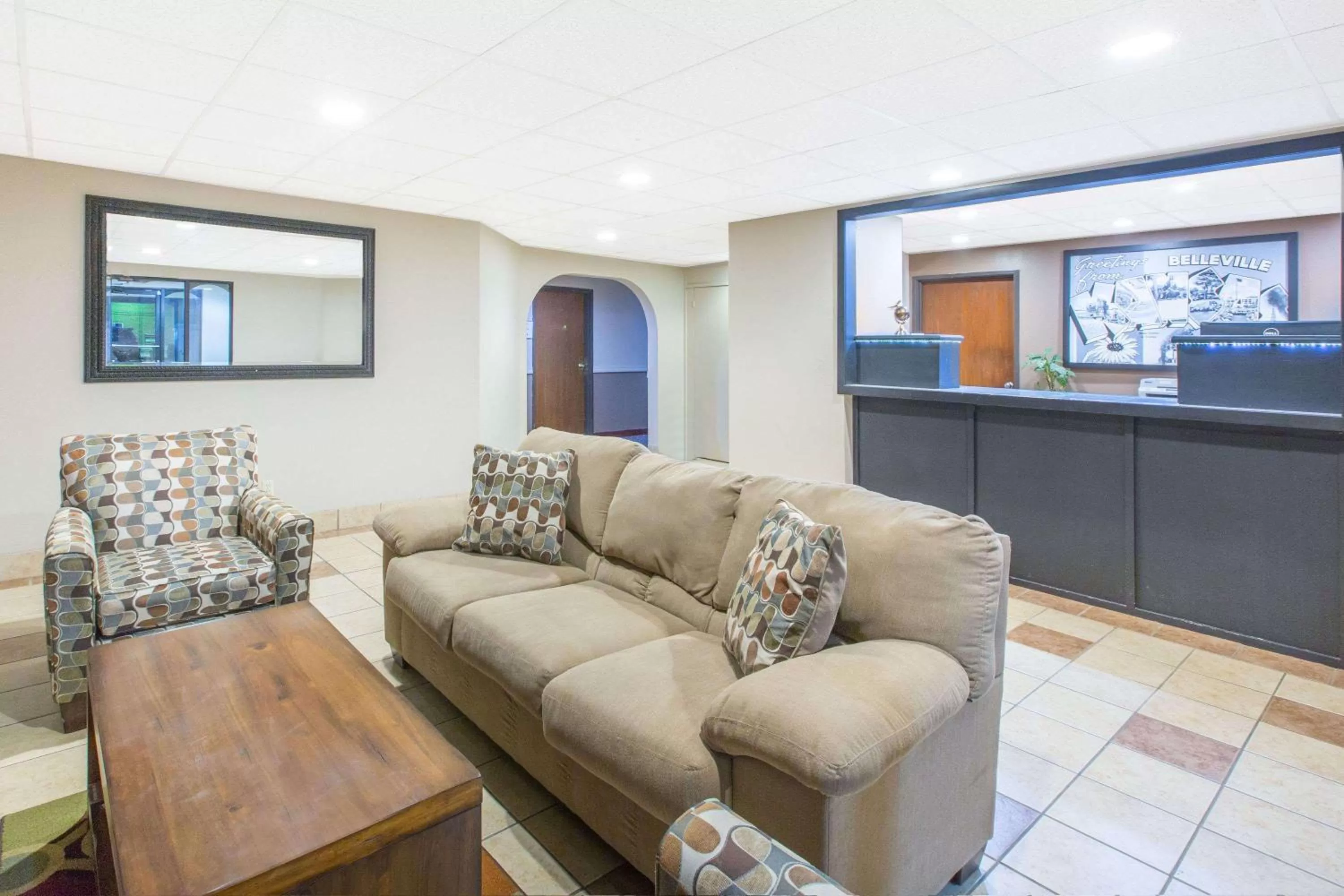 Lobby or reception in Super 8 by Wyndham Belleville