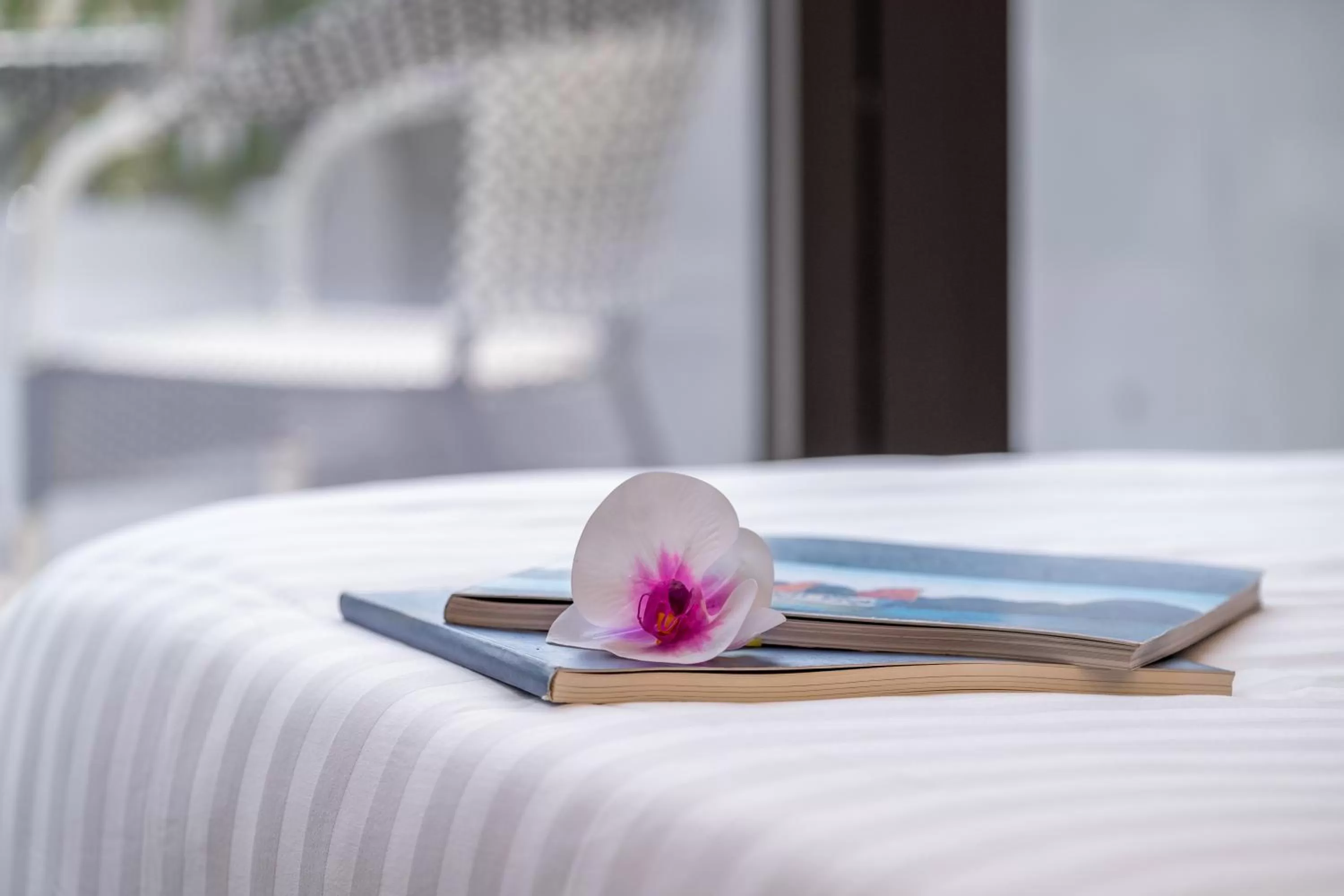 Bed in Le Beryl Hanoi Hotel