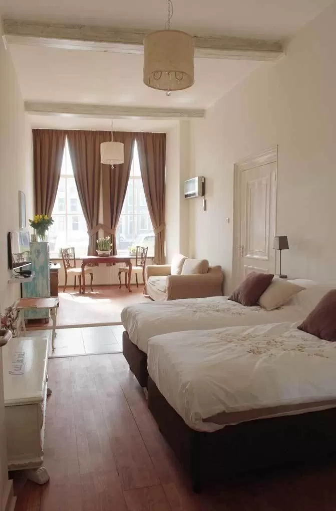 Day, Bed in De Oude Haven