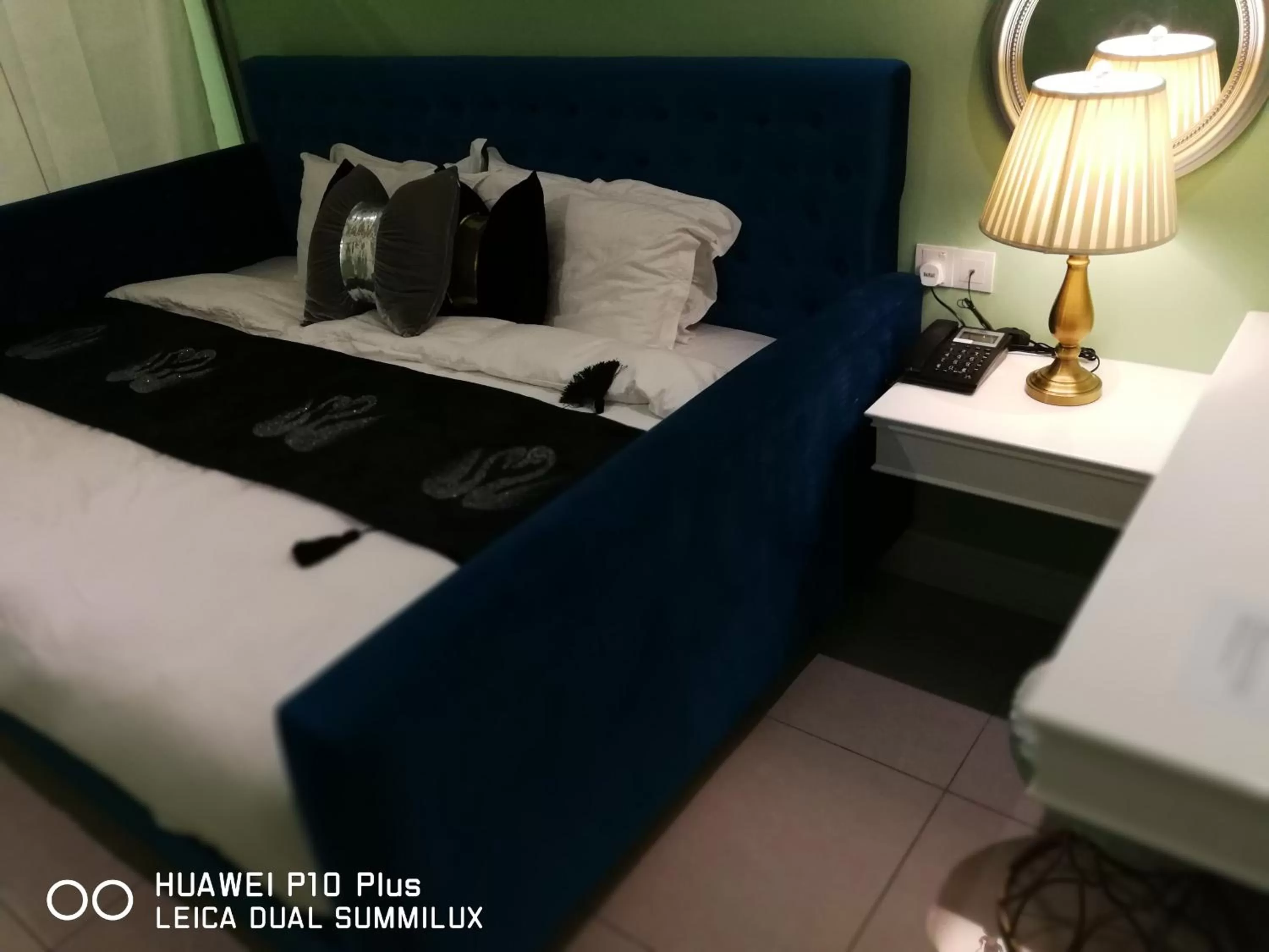 Bed in 1 Day Car Hotel Station 18