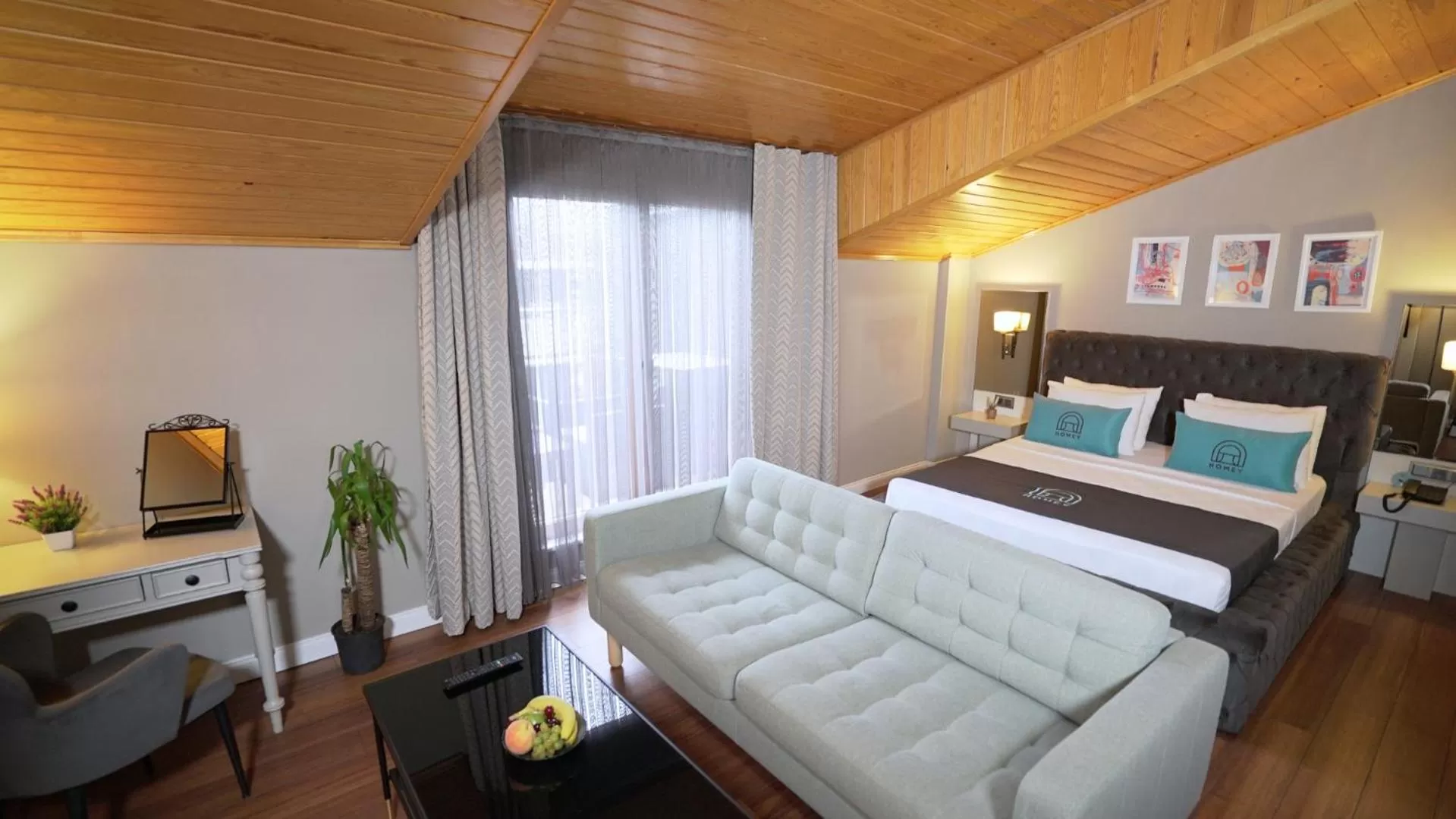 Bed in Homey AirPort Hotel