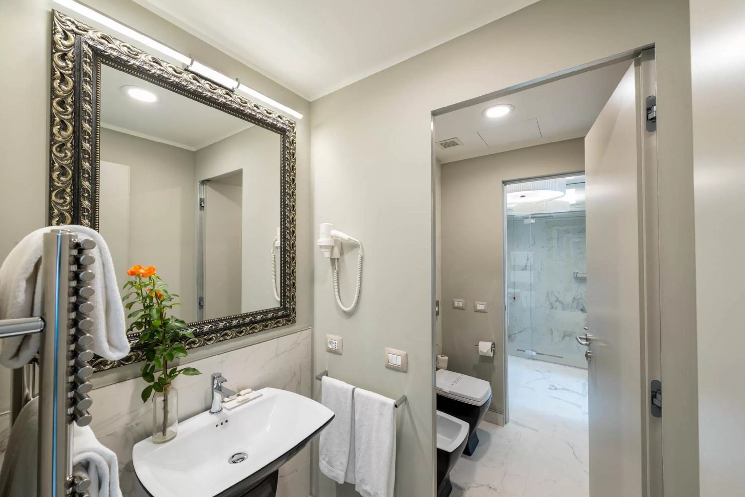 Shower in DB Hotel Verona Airport Congress & Spa