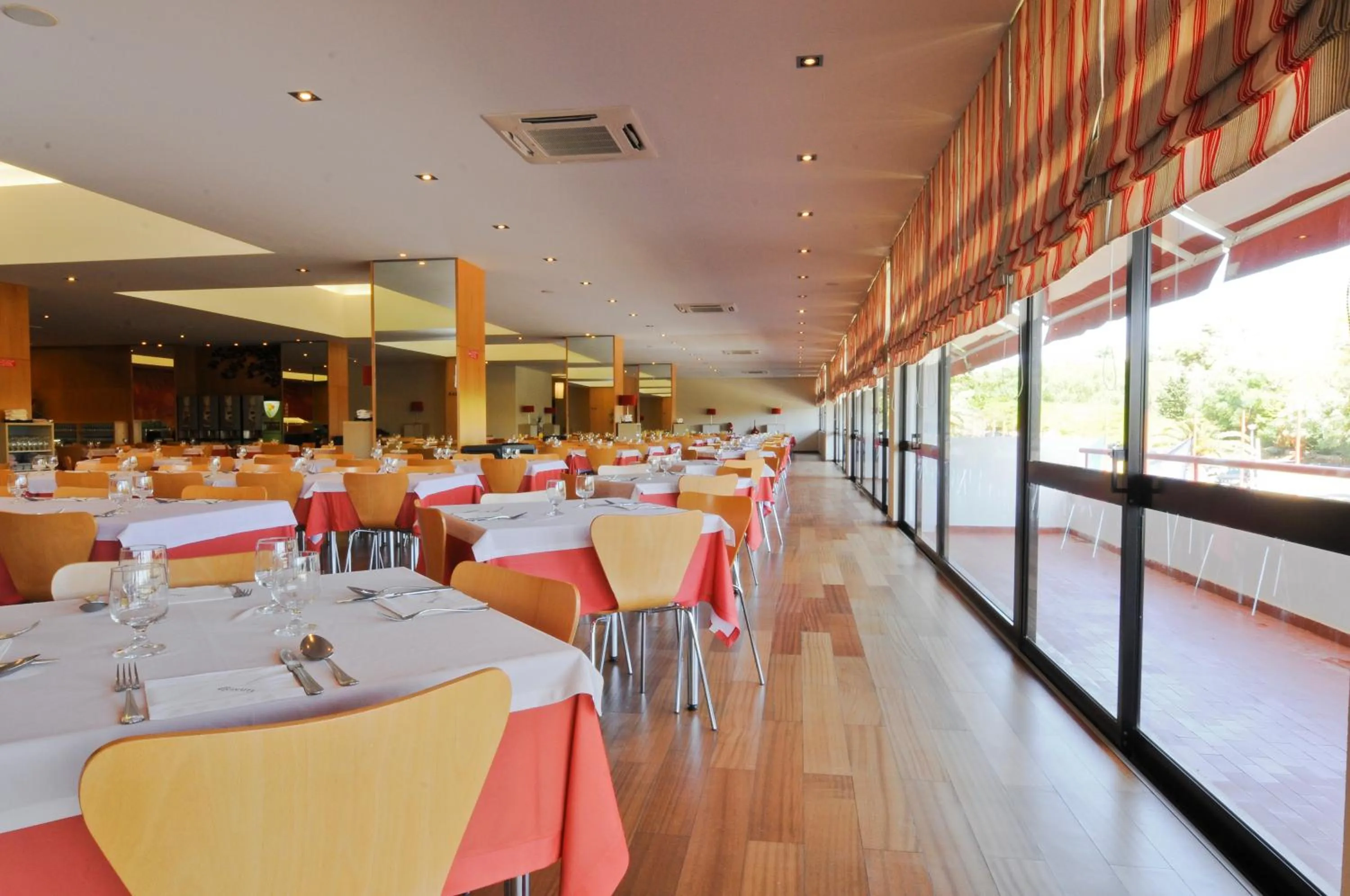 Restaurant/places to eat in INATEL Albufeira