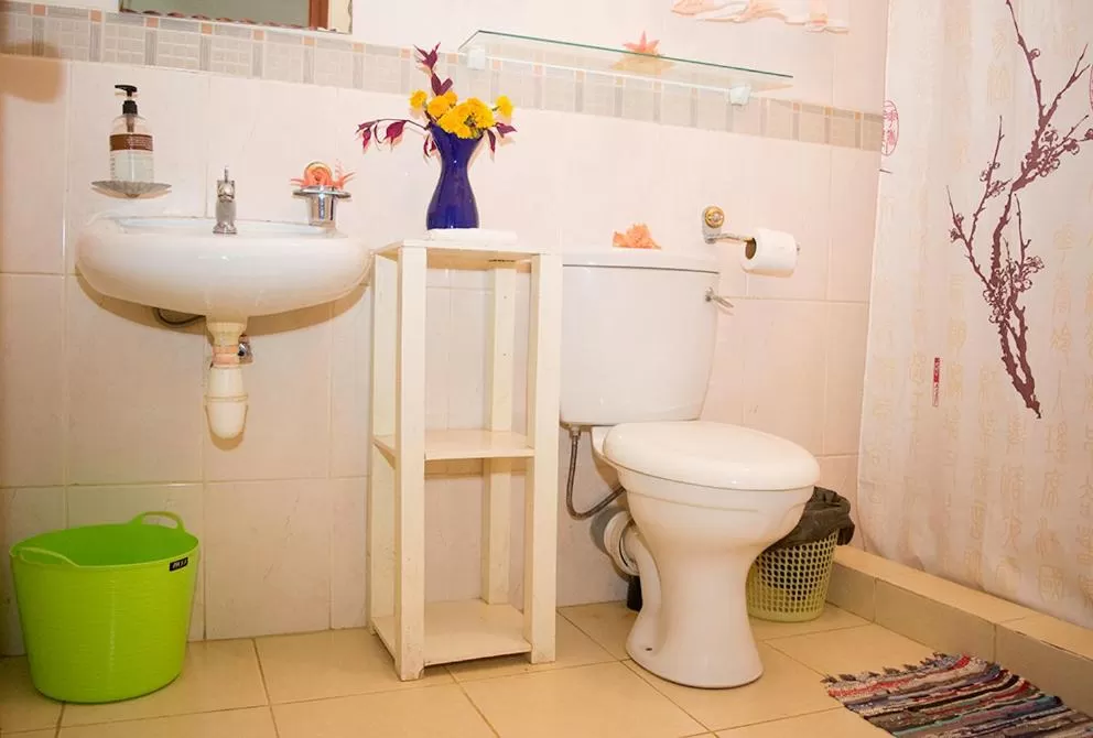 Bathroom in Evergreen Apartments