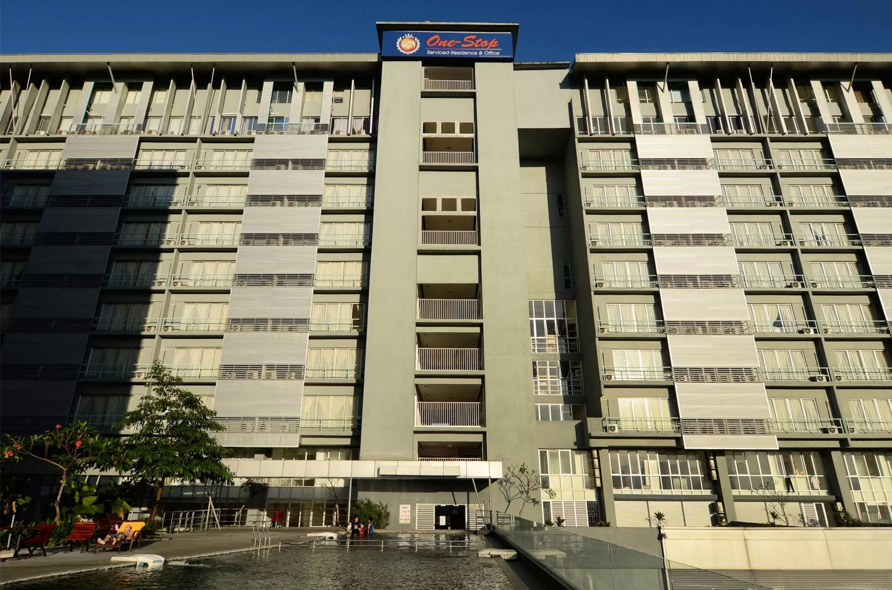 Facade/entrance in One-Stop Residence & Hotel