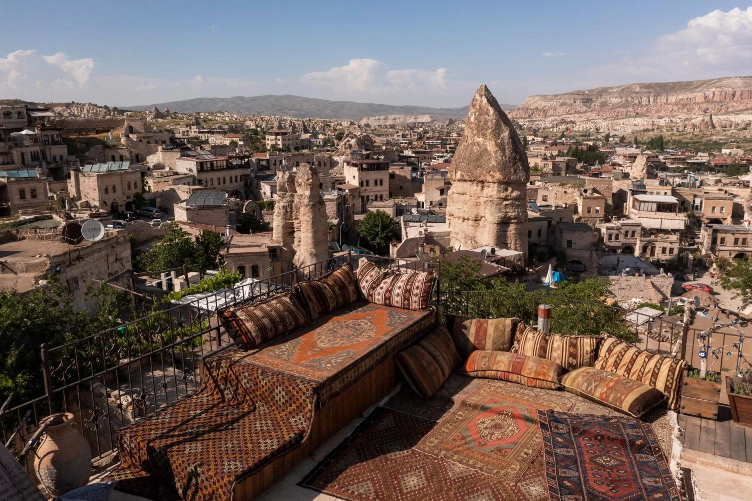 Property building in Vista Cave Hotel