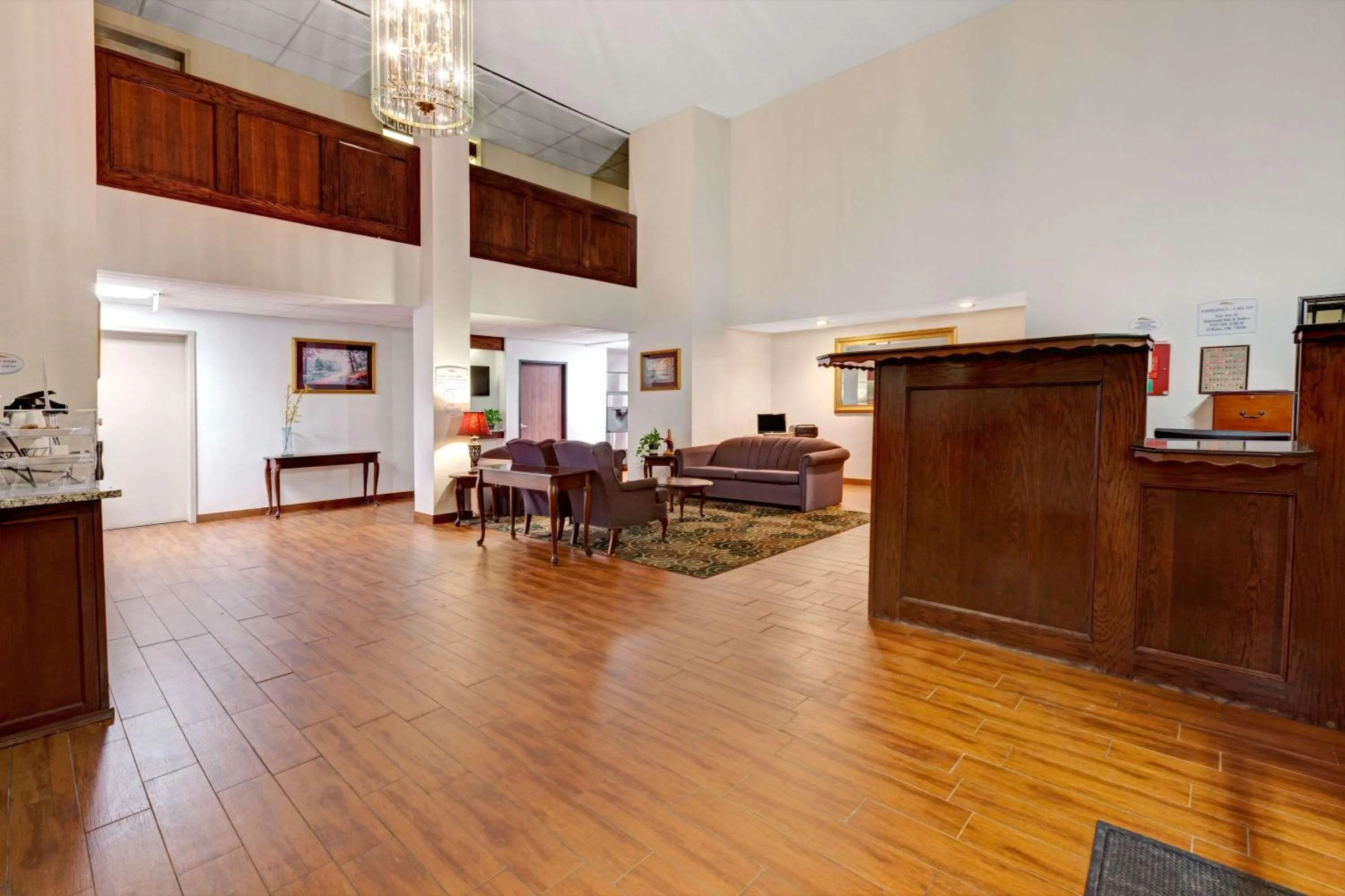Lobby or reception in Quality Inn El Reno