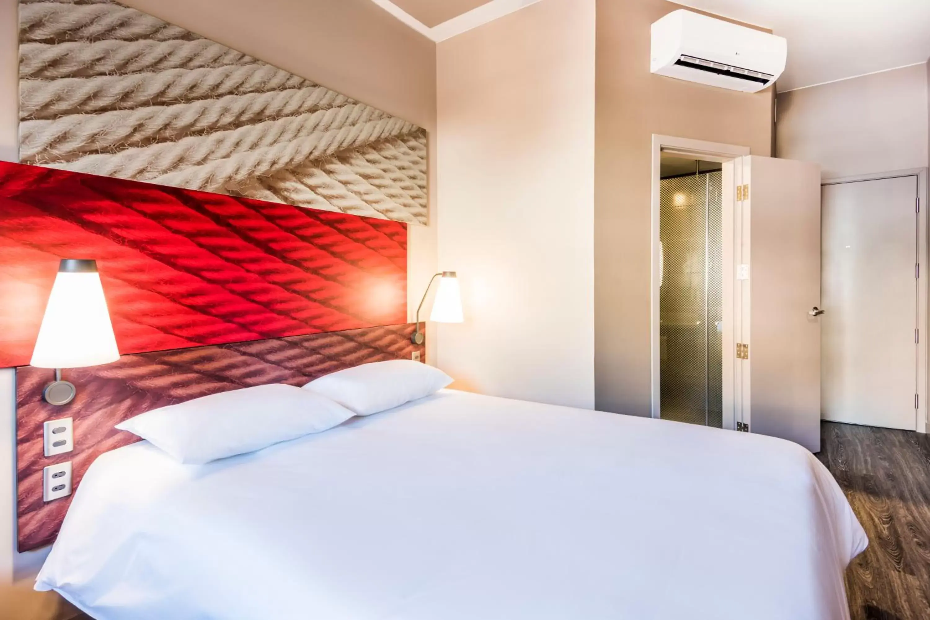 Standard Double Room in Hotel Ibis Cali Granada Standard Double Room in Hotel Ibis Cali Granada