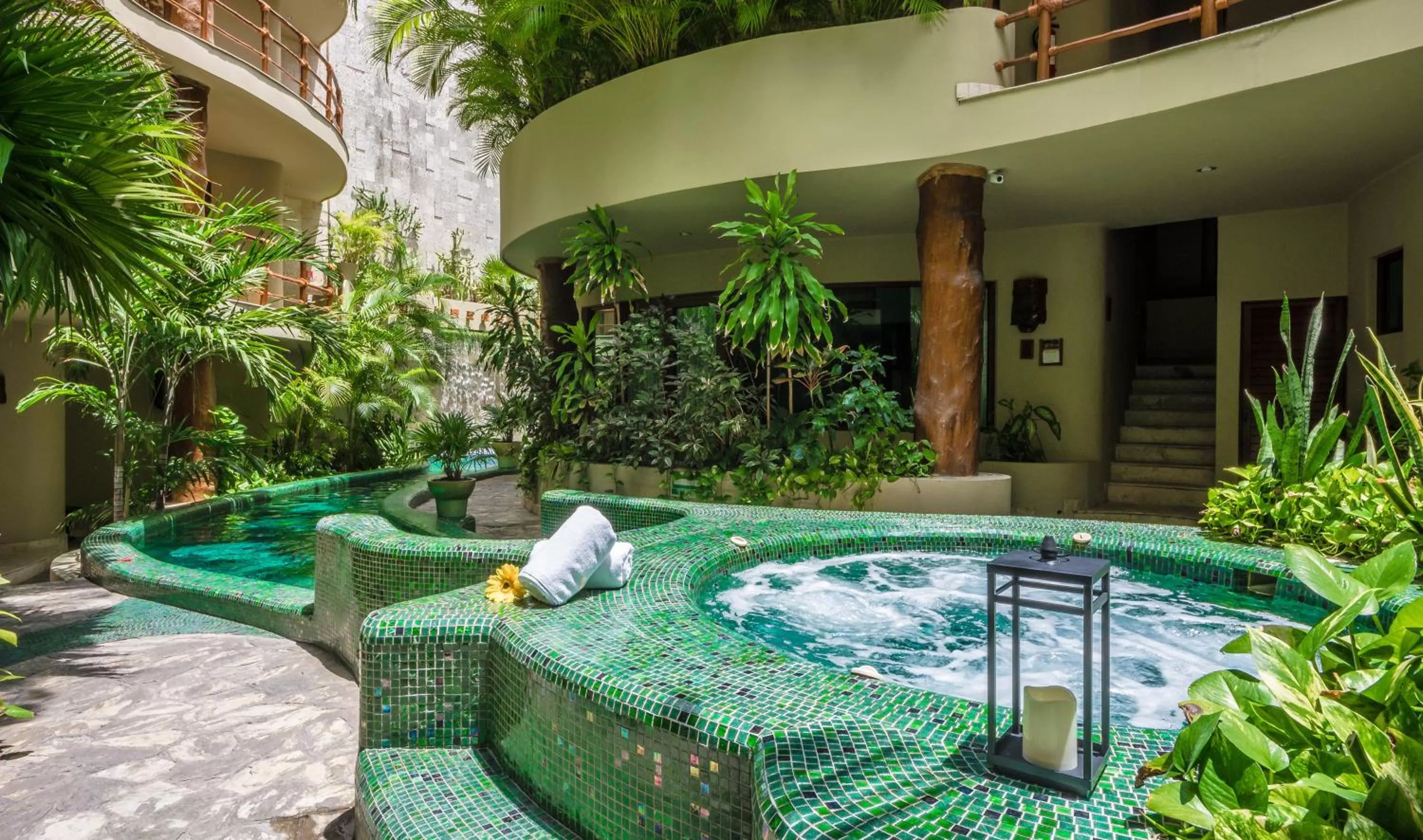 Hot Tub in Maya Villa Condo Hotel and Beachclub